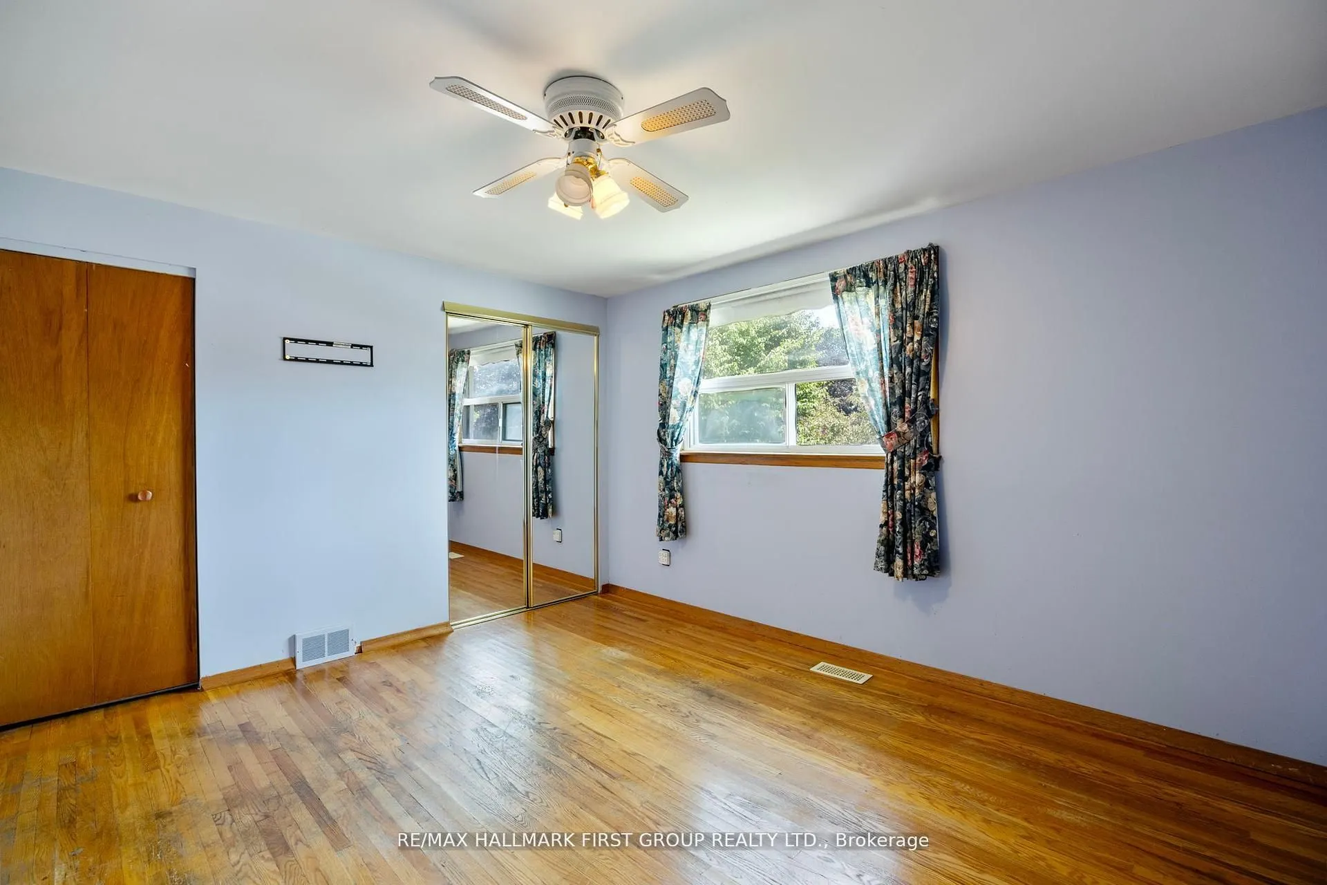 20 Lambard Crescent