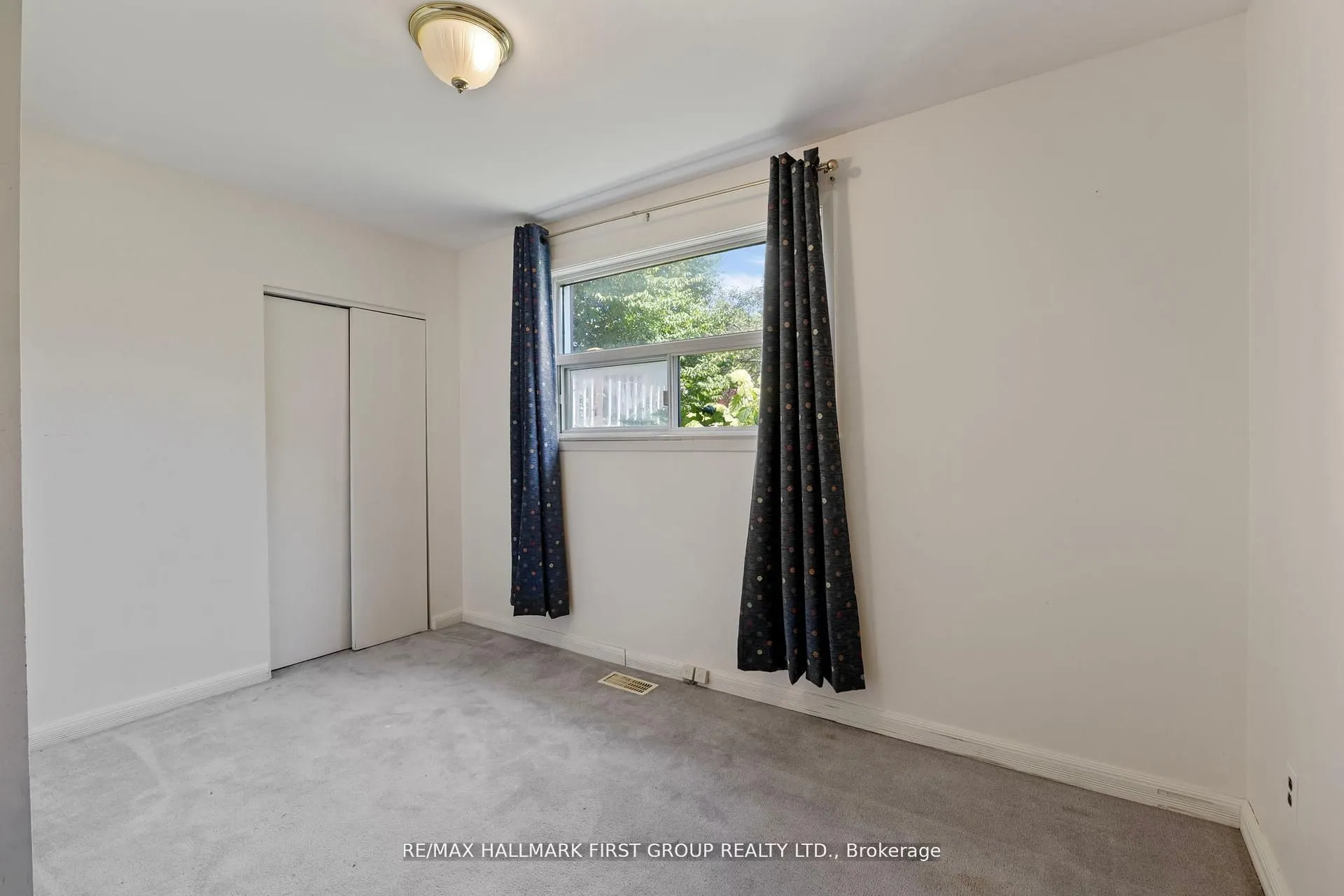 20 Lambard Crescent