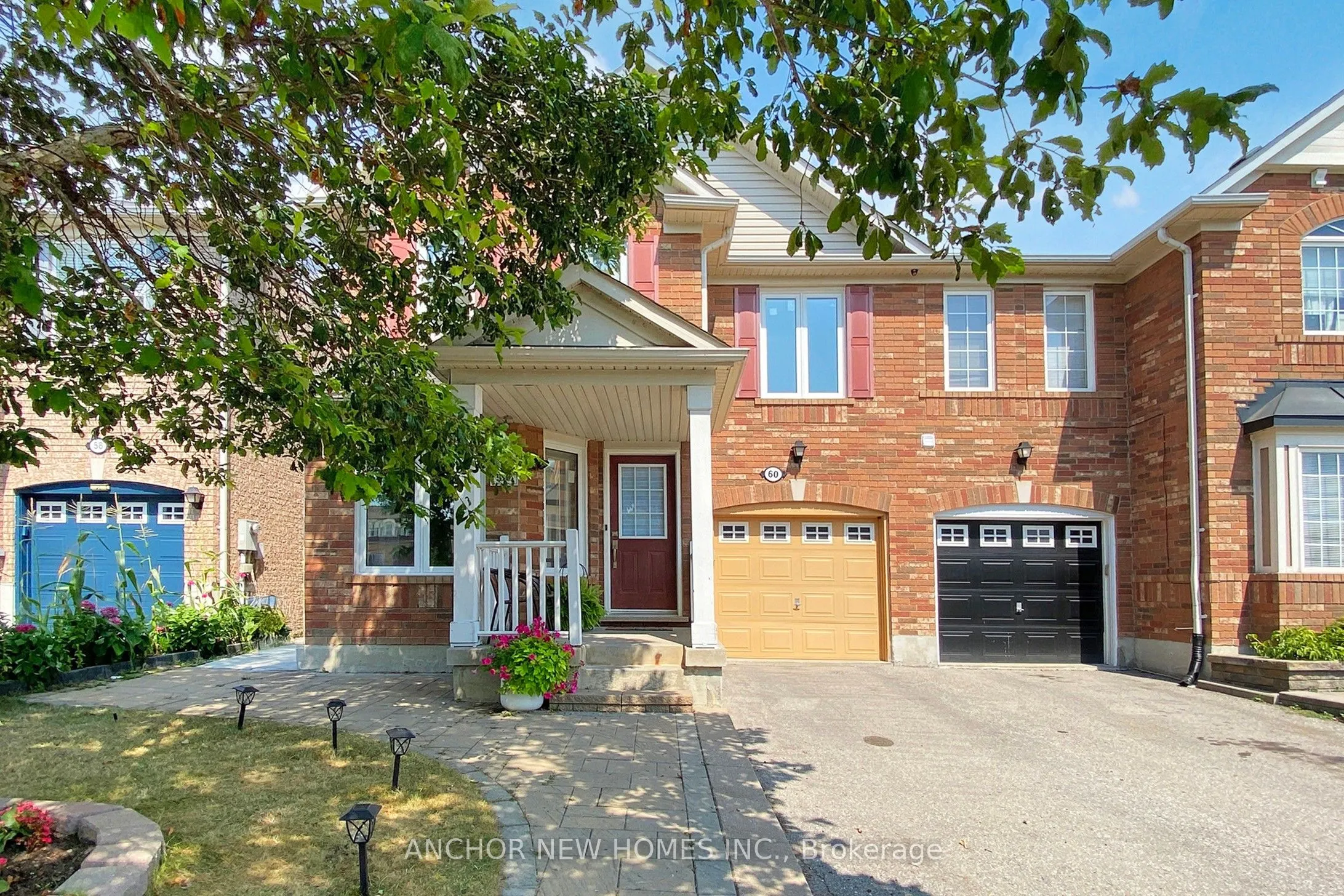 60 Coyote Crescent