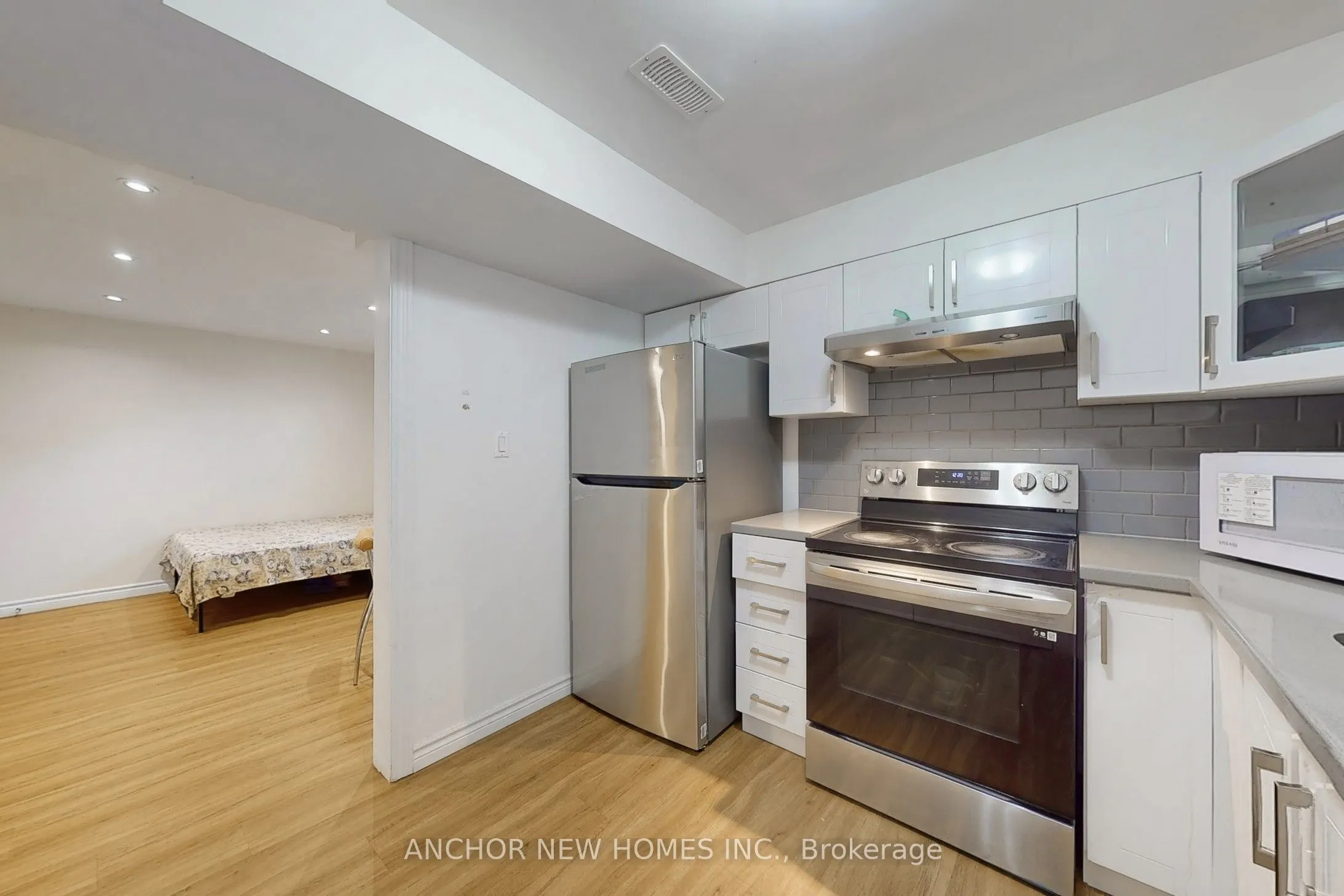 60 Coyote Crescent
