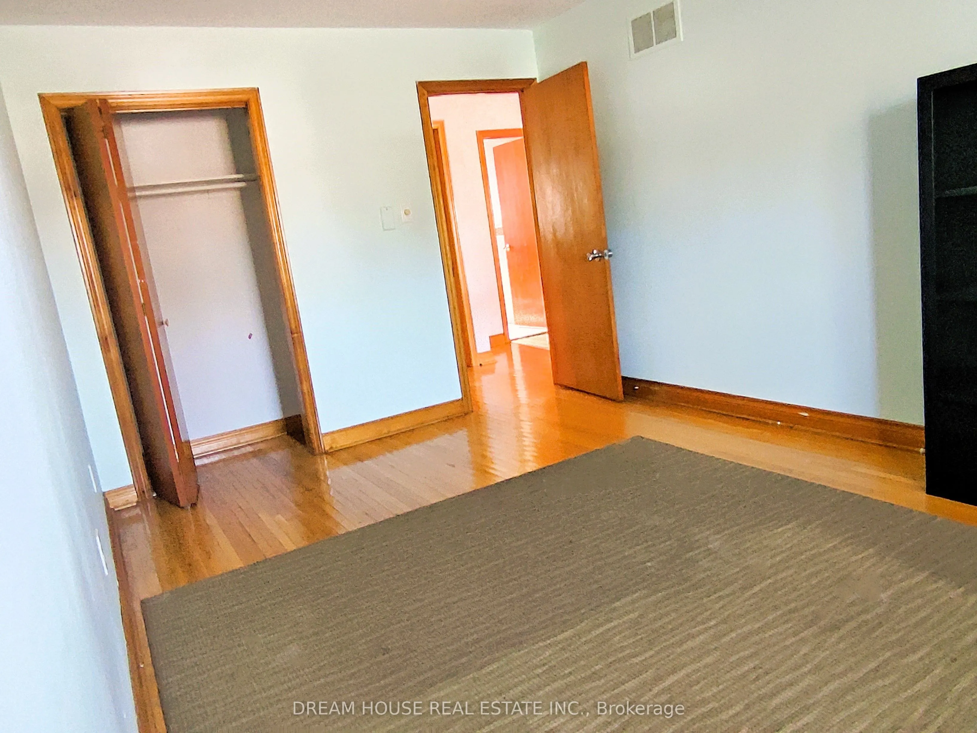 176 Conlins Road, #Main