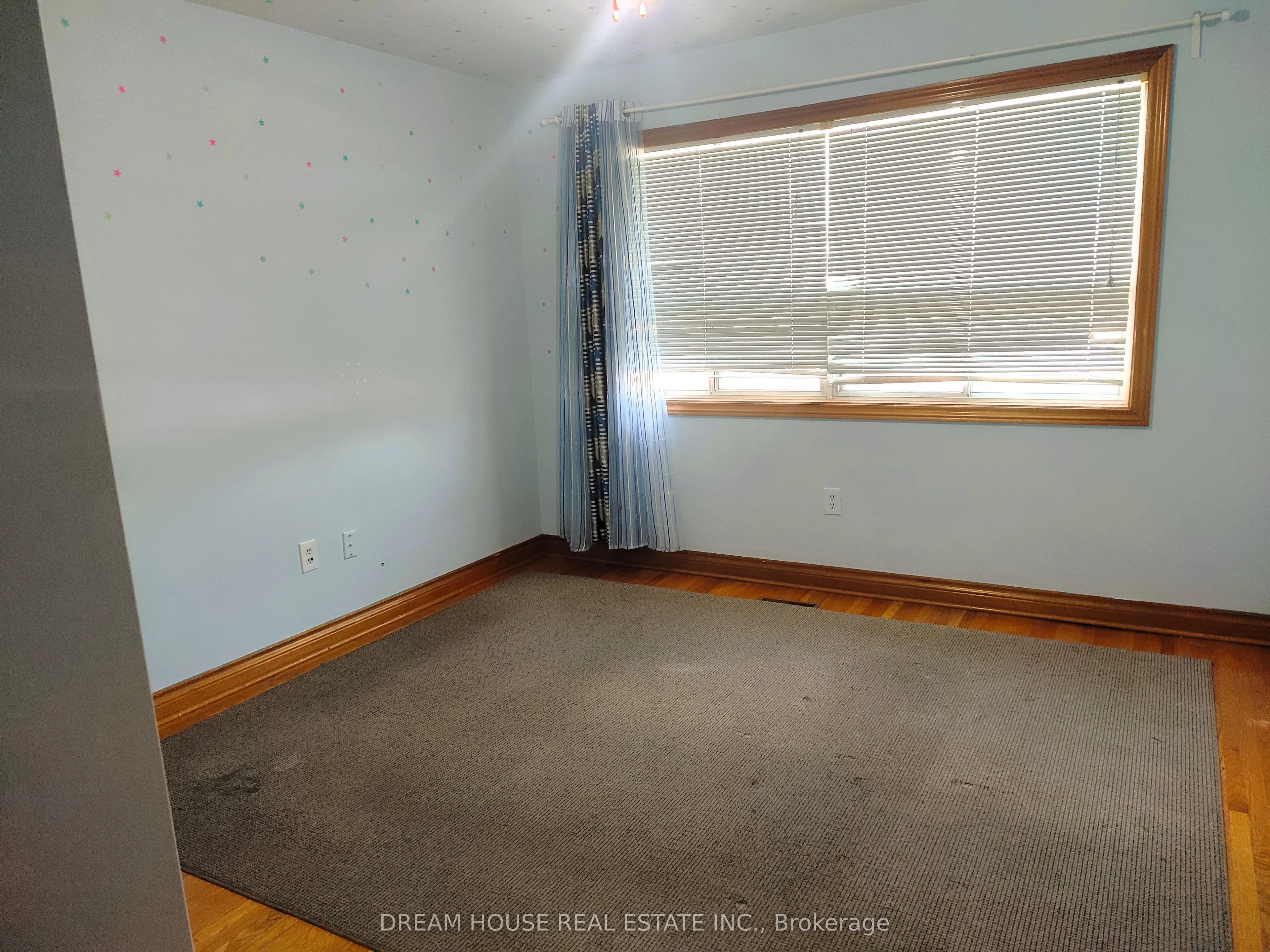 176 Conlins Road, #Main