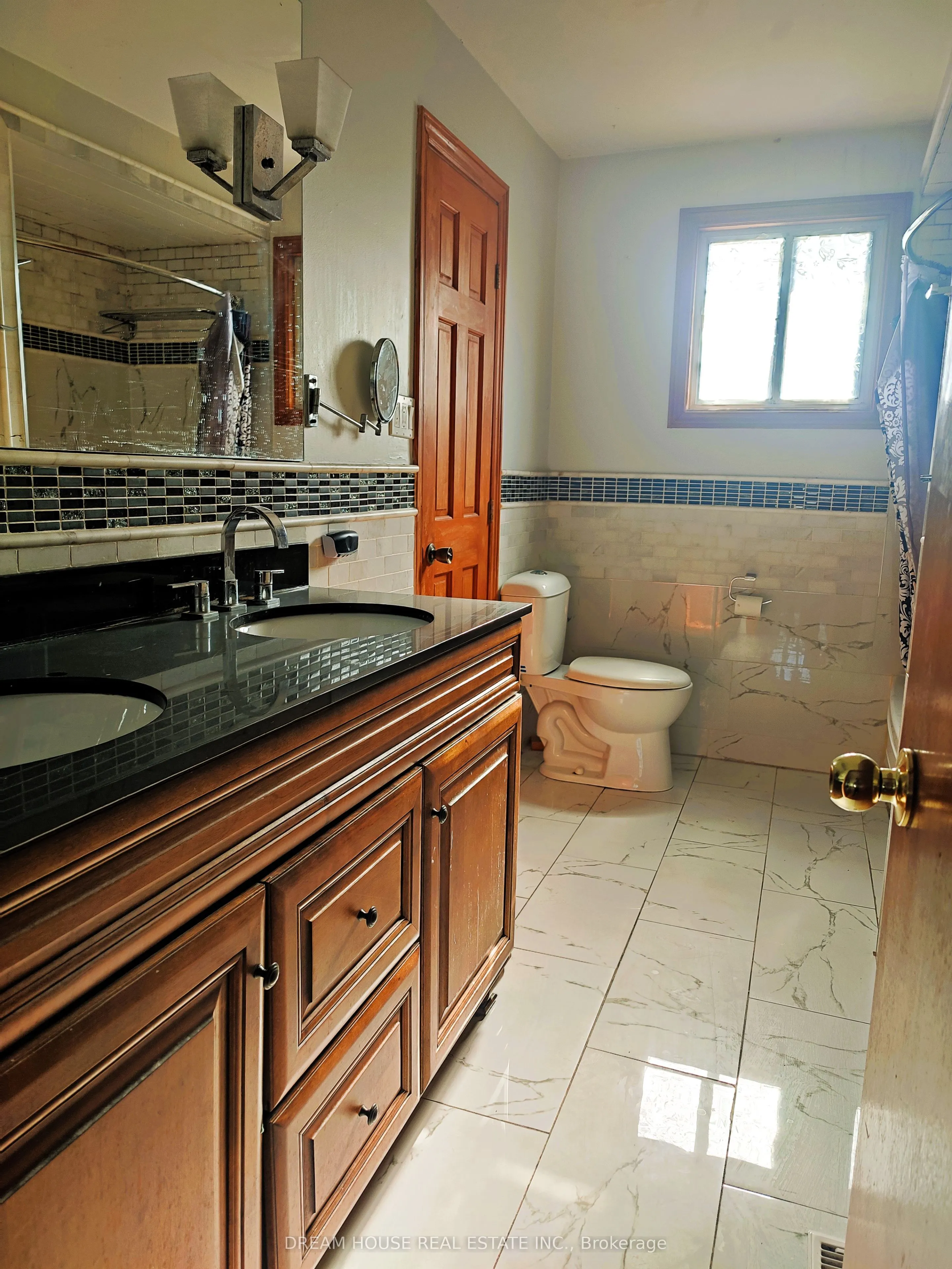 176 Conlins Road, #Main