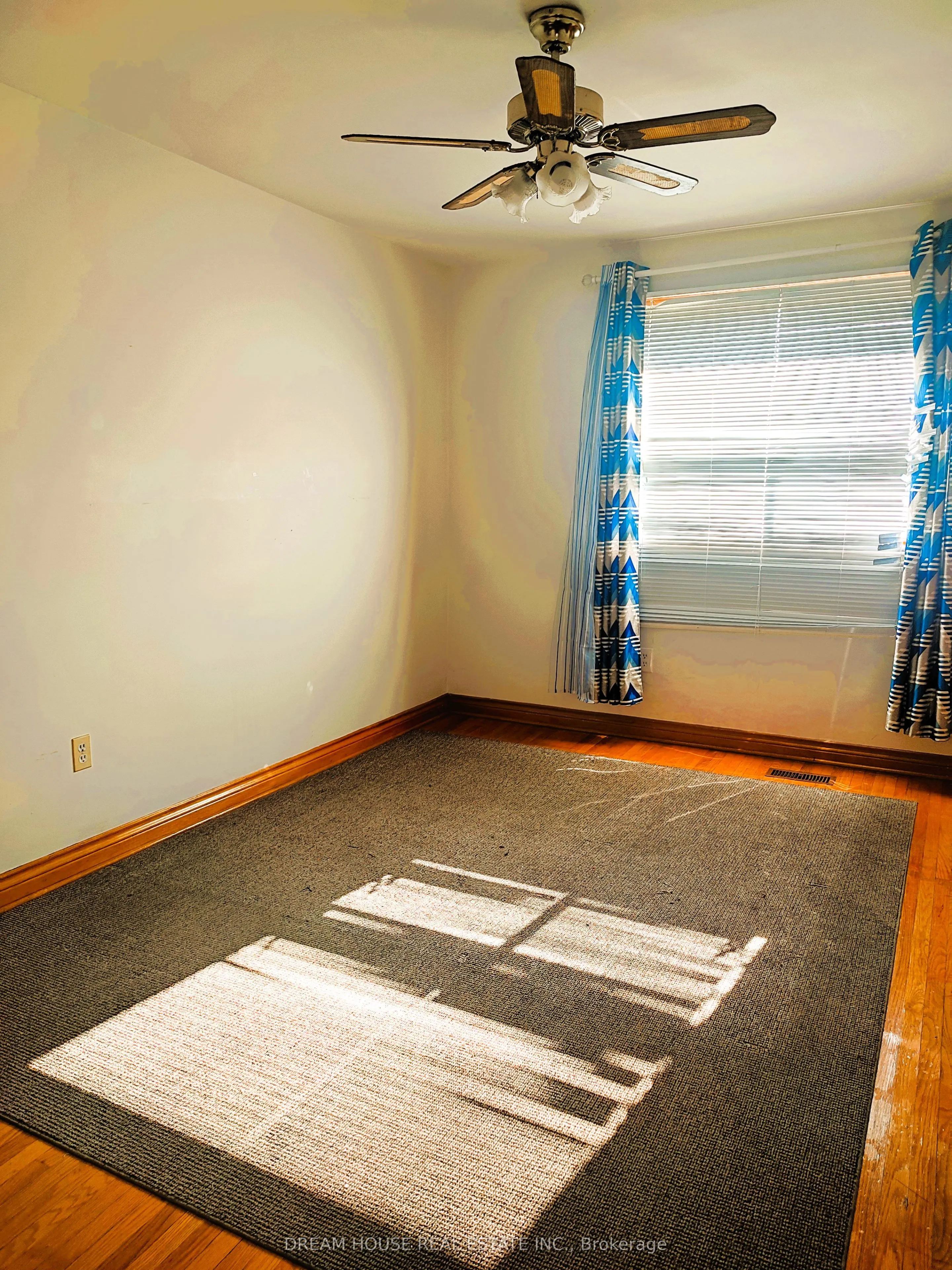 176 Conlins Road, #Main