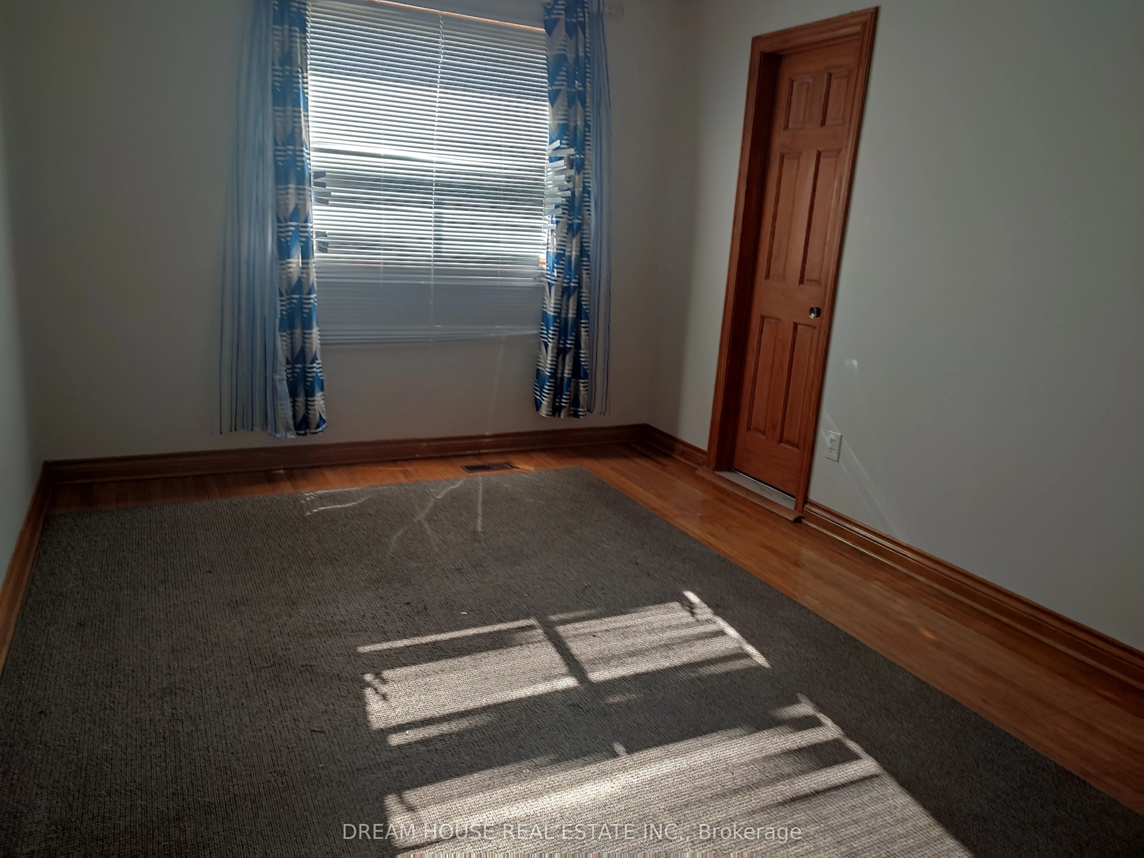 176 Conlins Road, #Main