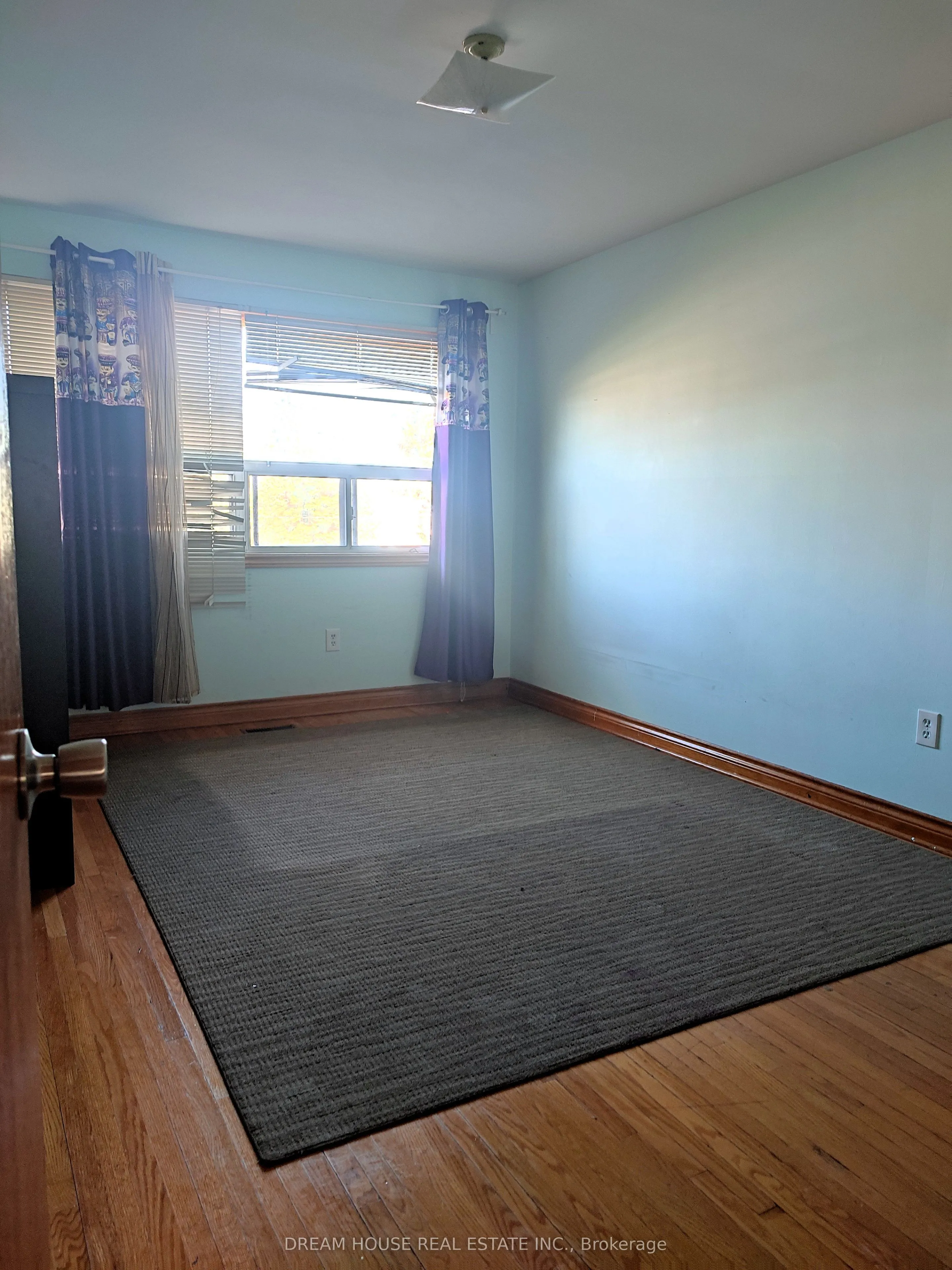 176 Conlins Road, #Main