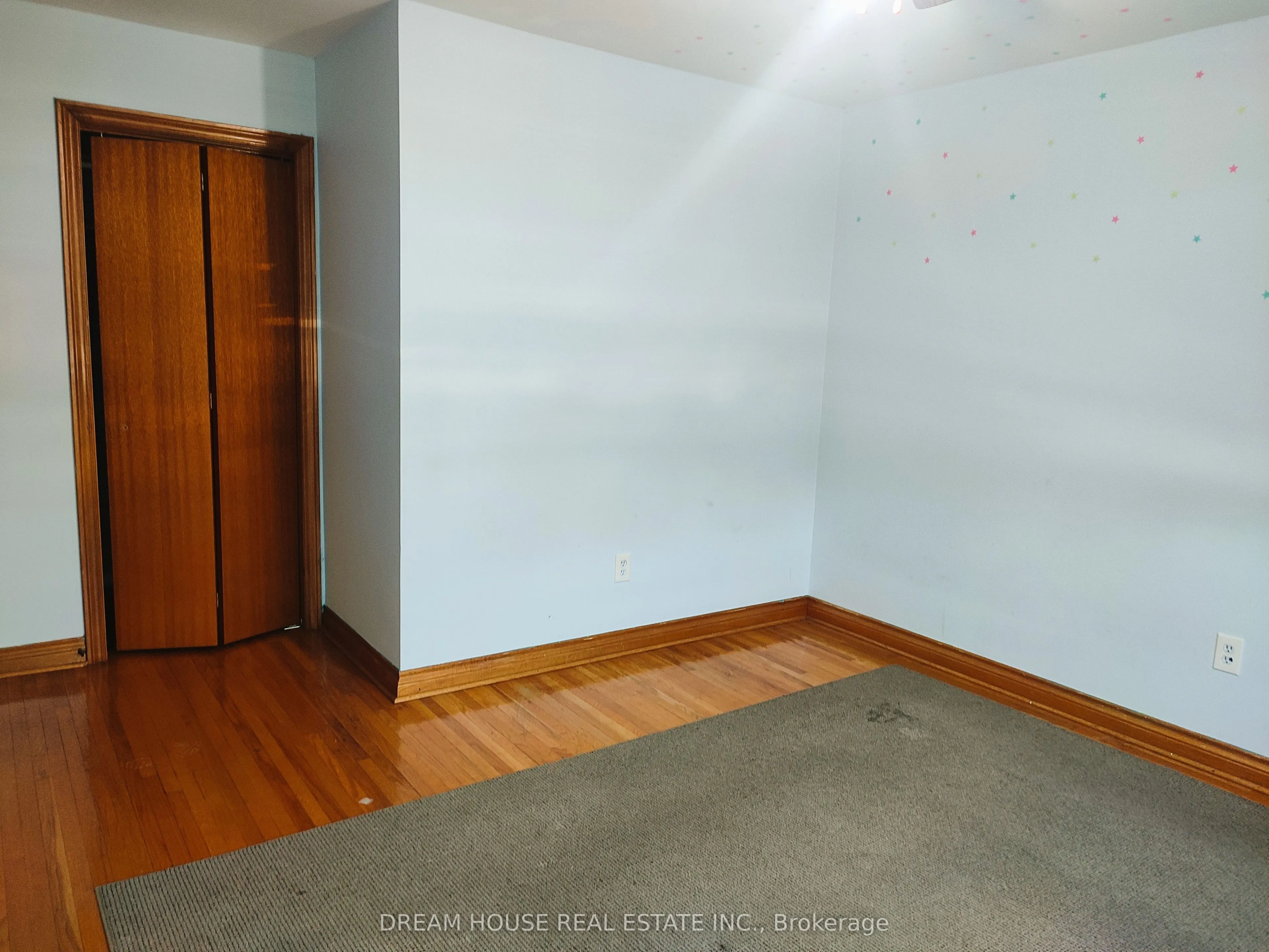 176 Conlins Road, #Main