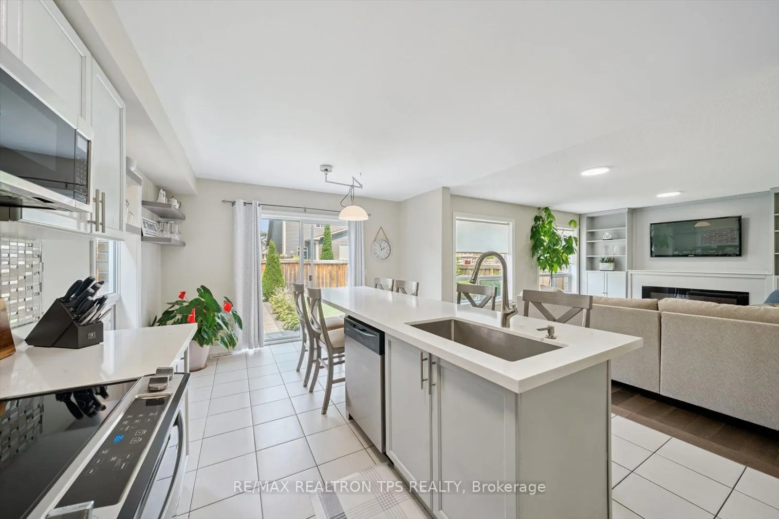 205 Blackwell Crescent