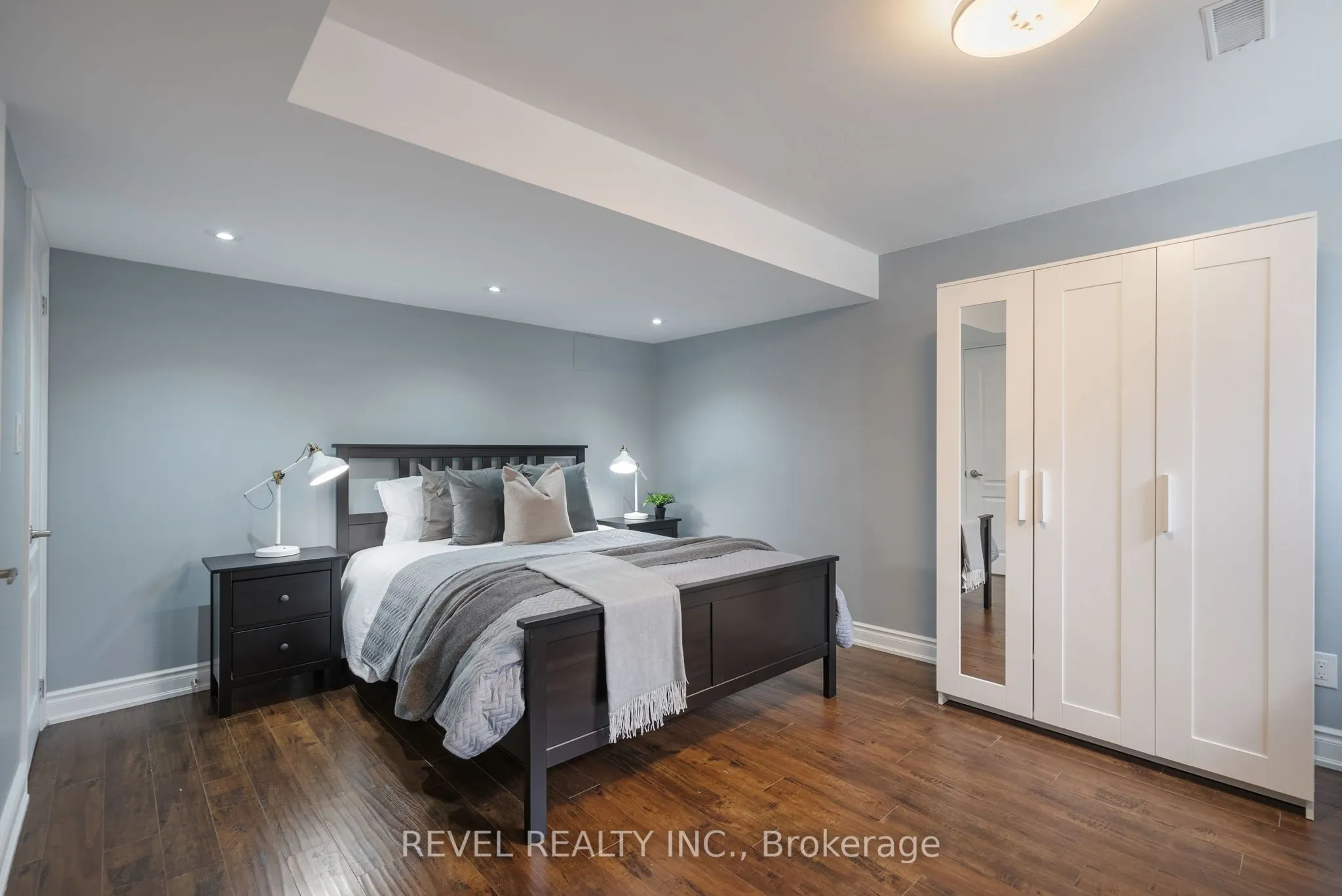 100 Ashbury Boulevard