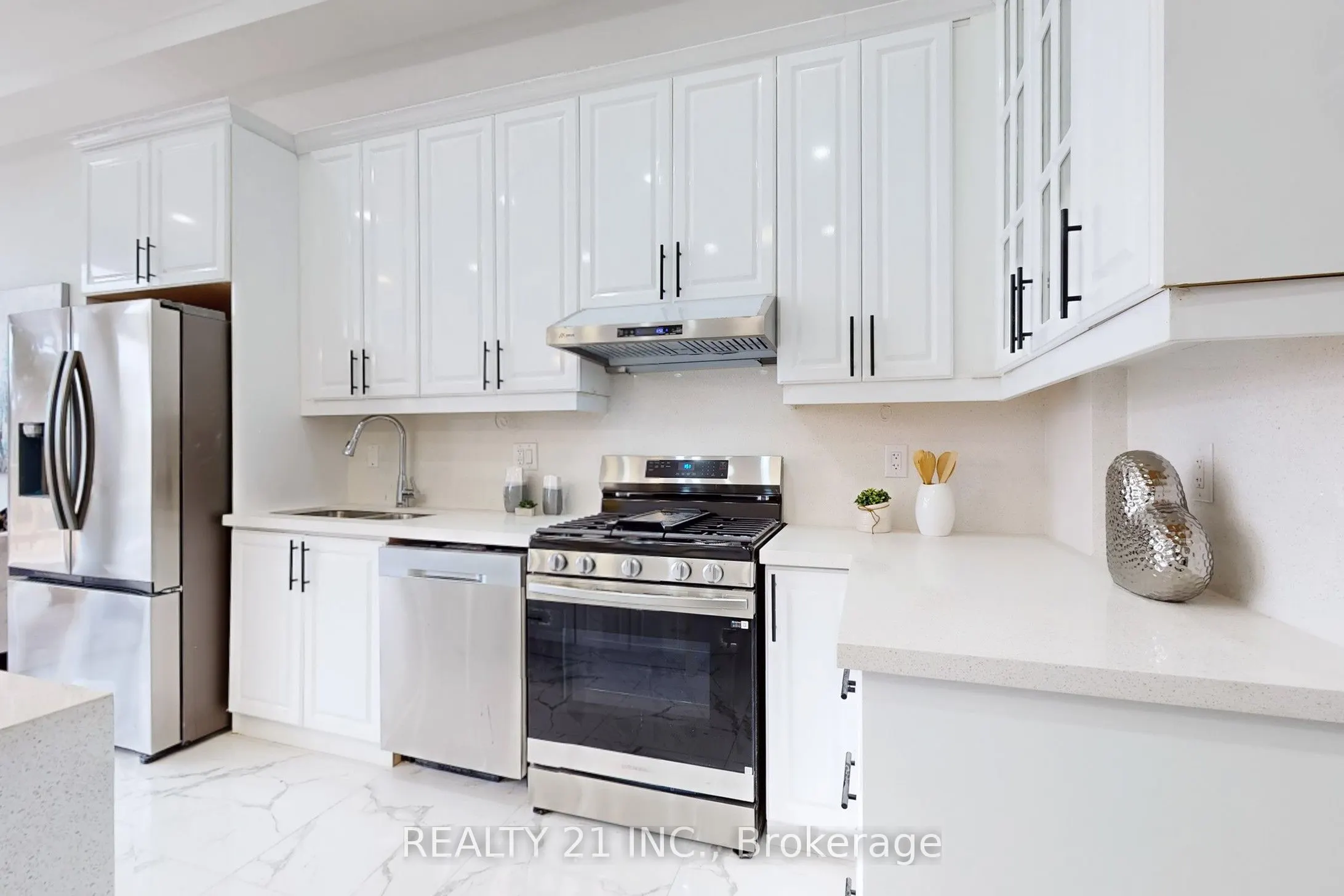 17 Malta Street, #(Main and 2nd)