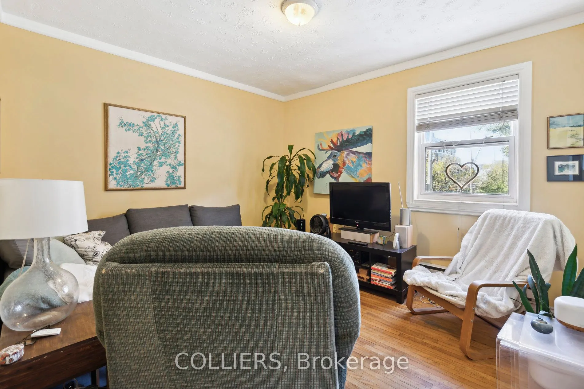 1160 Queen Street E