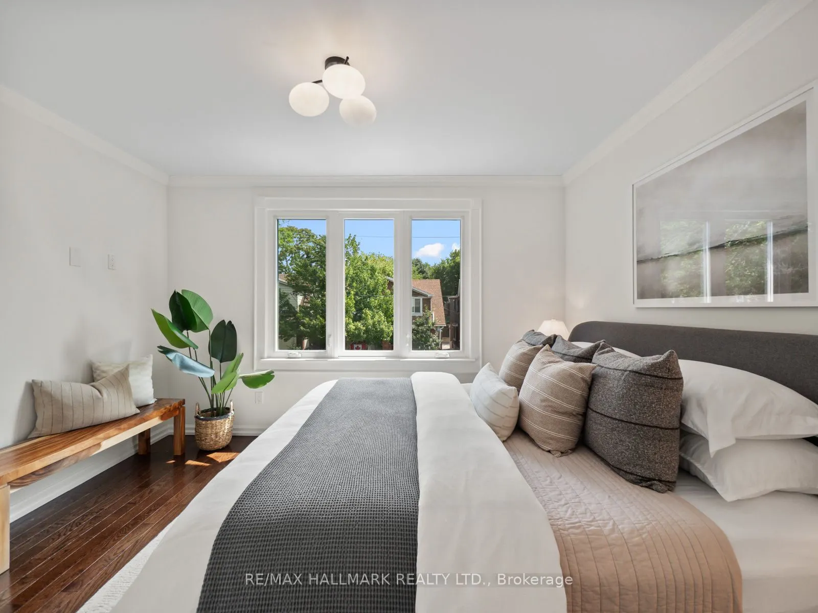 374 Milverton Boulevard