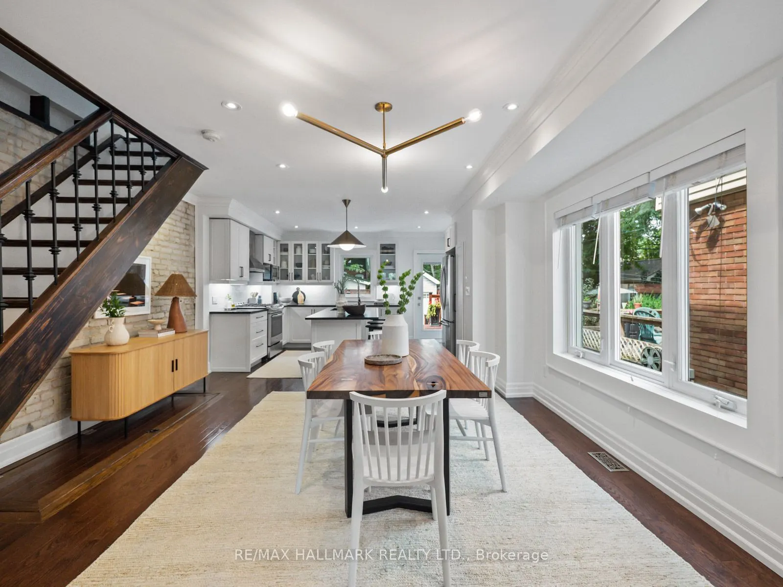 374 Milverton Boulevard