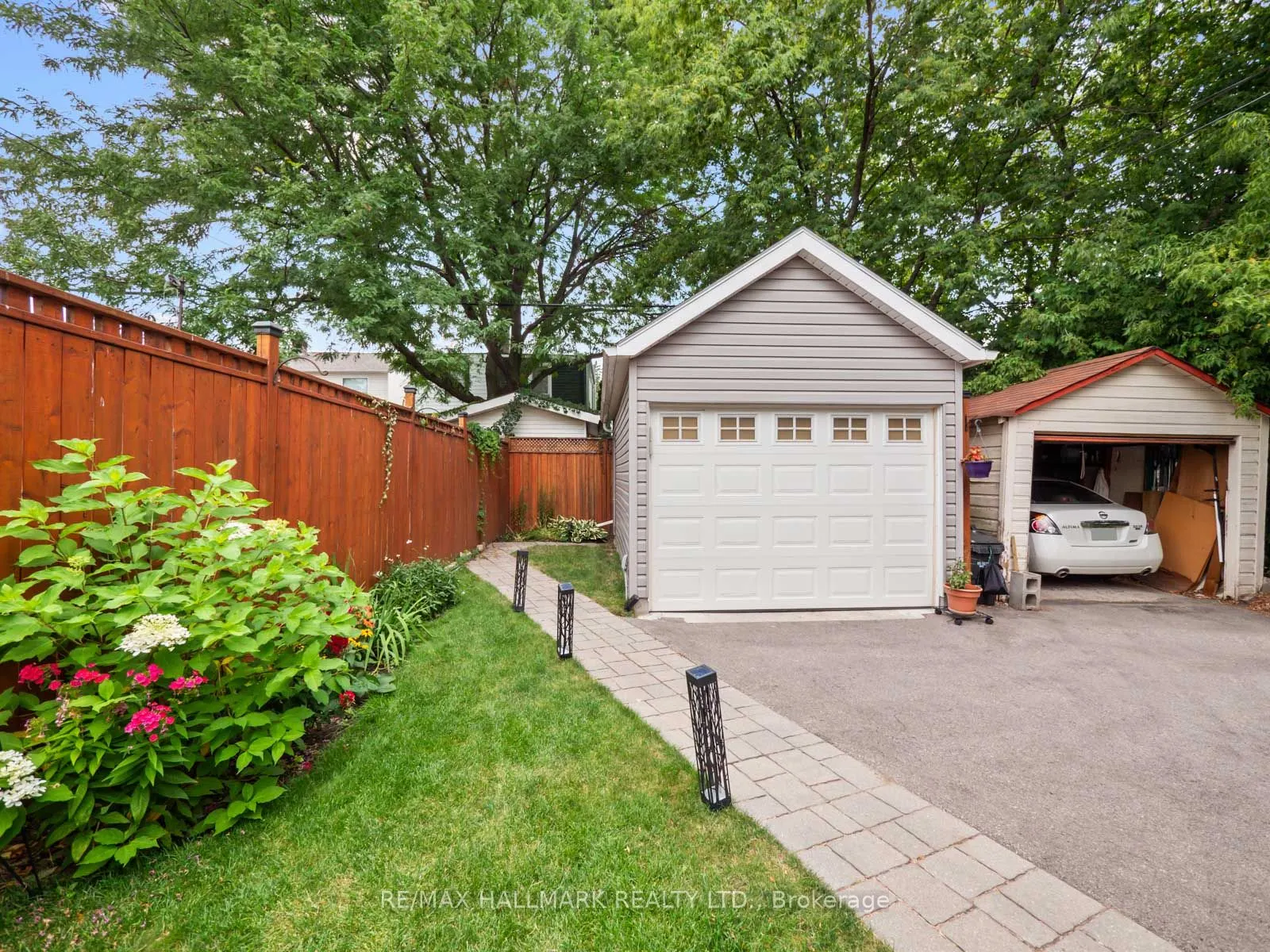374 Milverton Boulevard