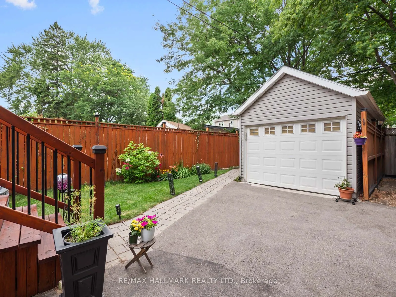 374 Milverton Boulevard