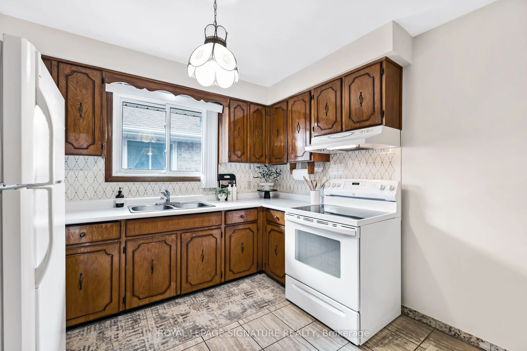 28 Greendowns Drive