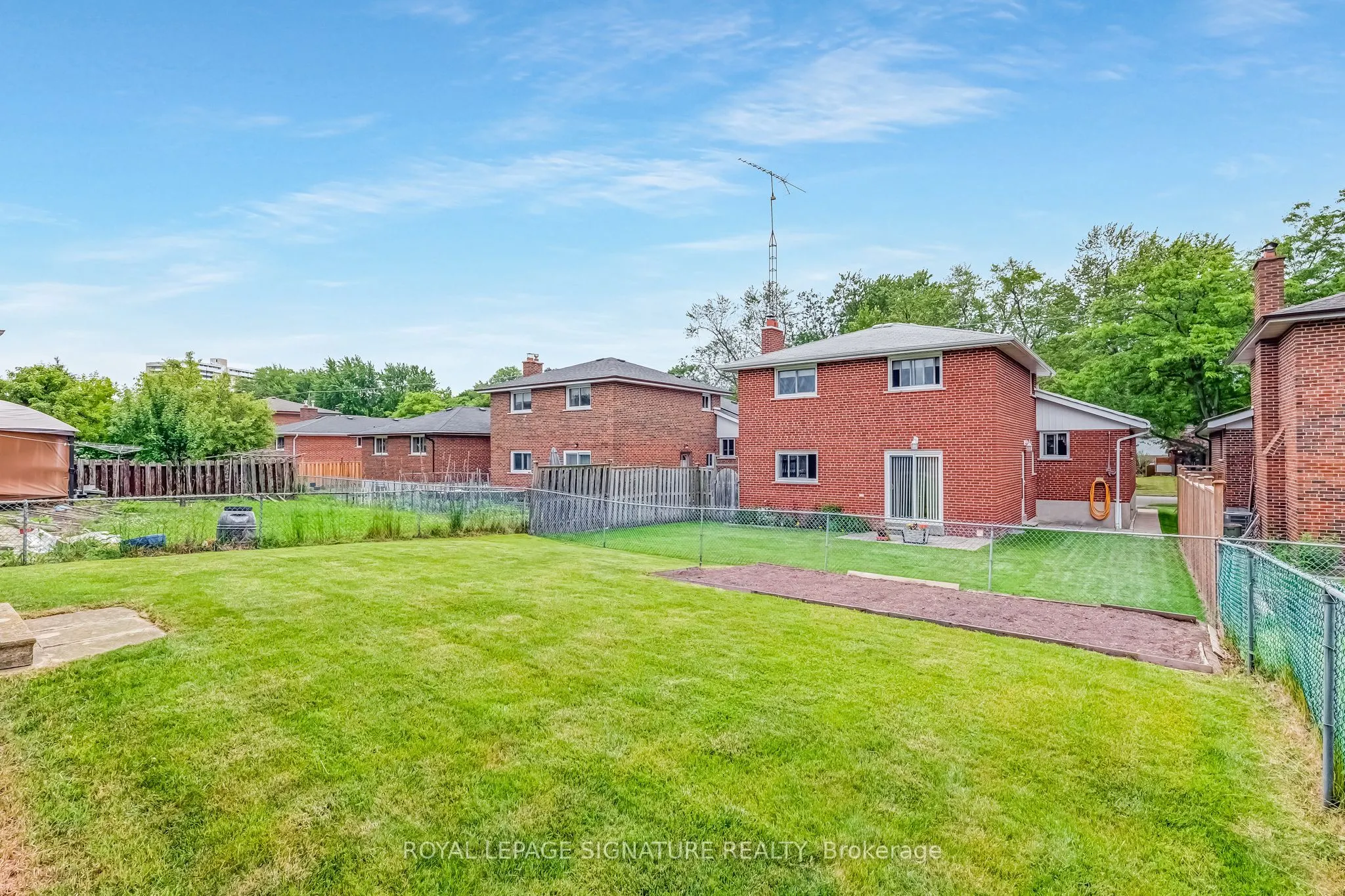 28 Greendowns Drive