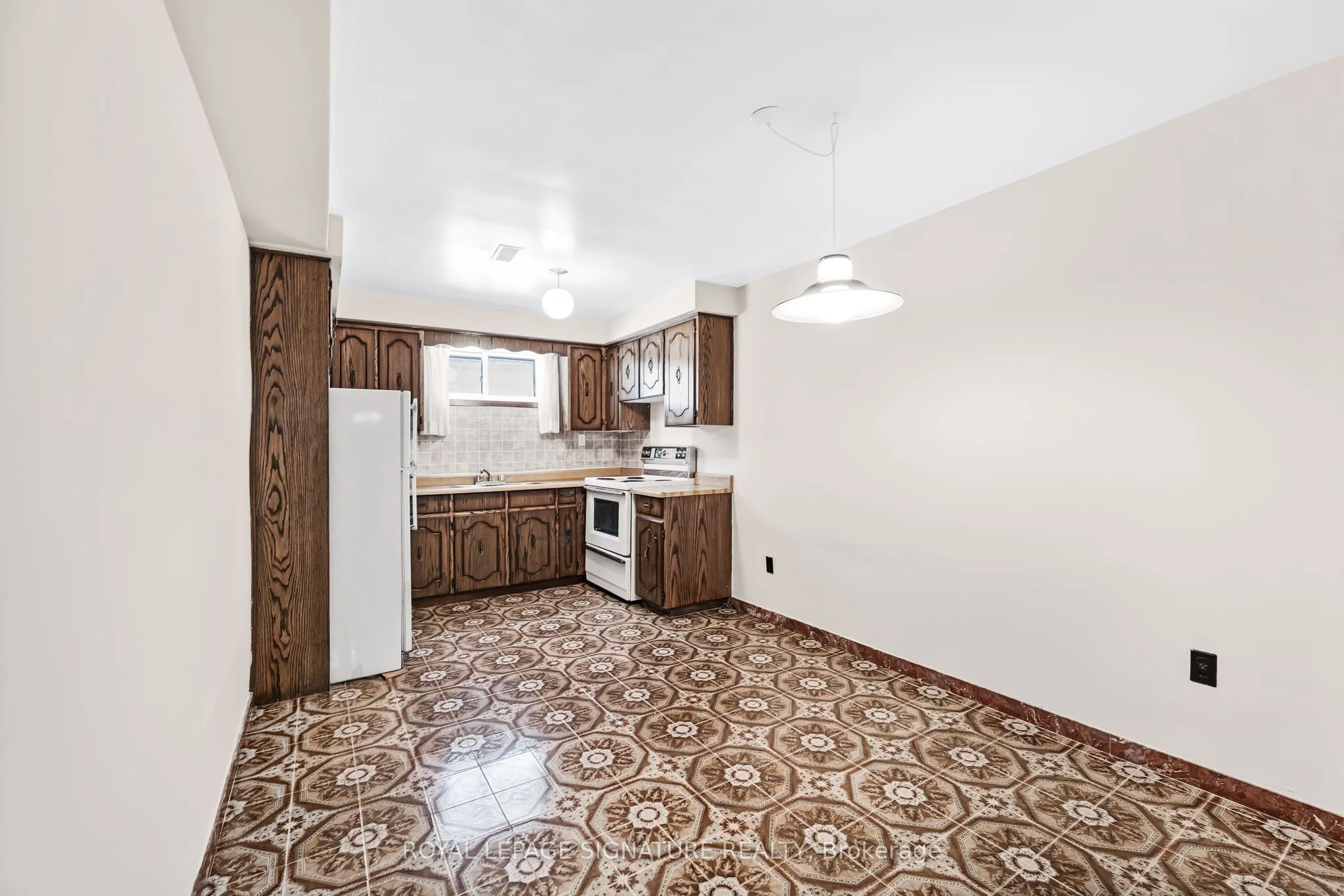 28 Greendowns Drive