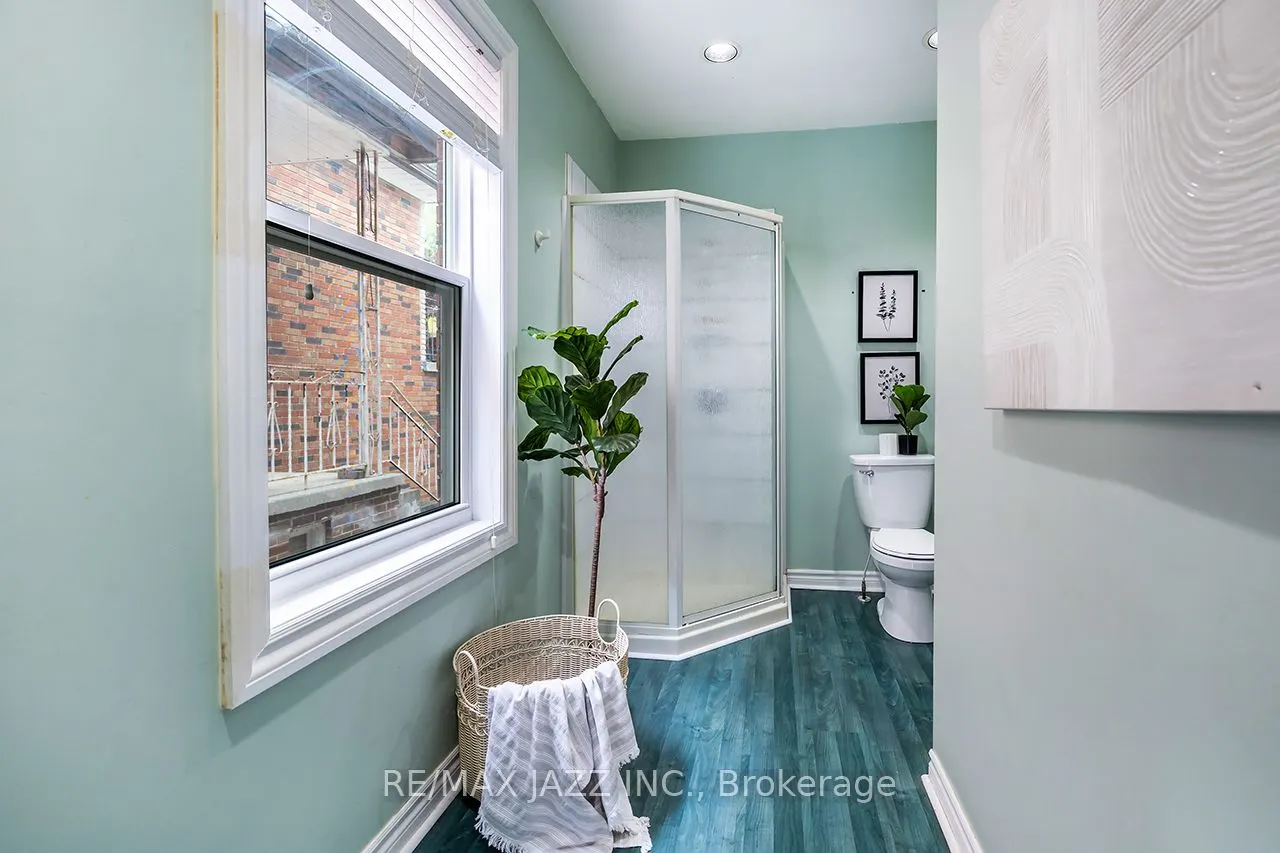 33 South Bonnington Avenue