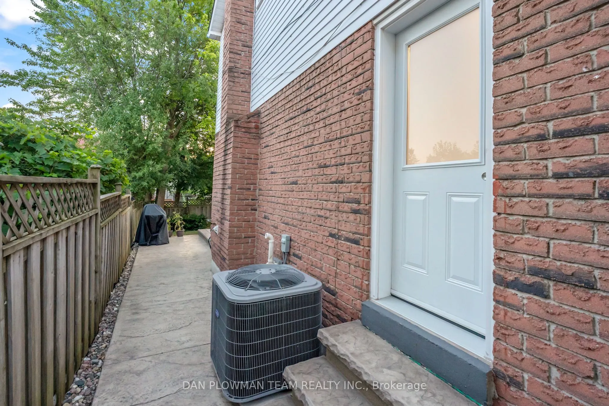 22 Elmeroy Court