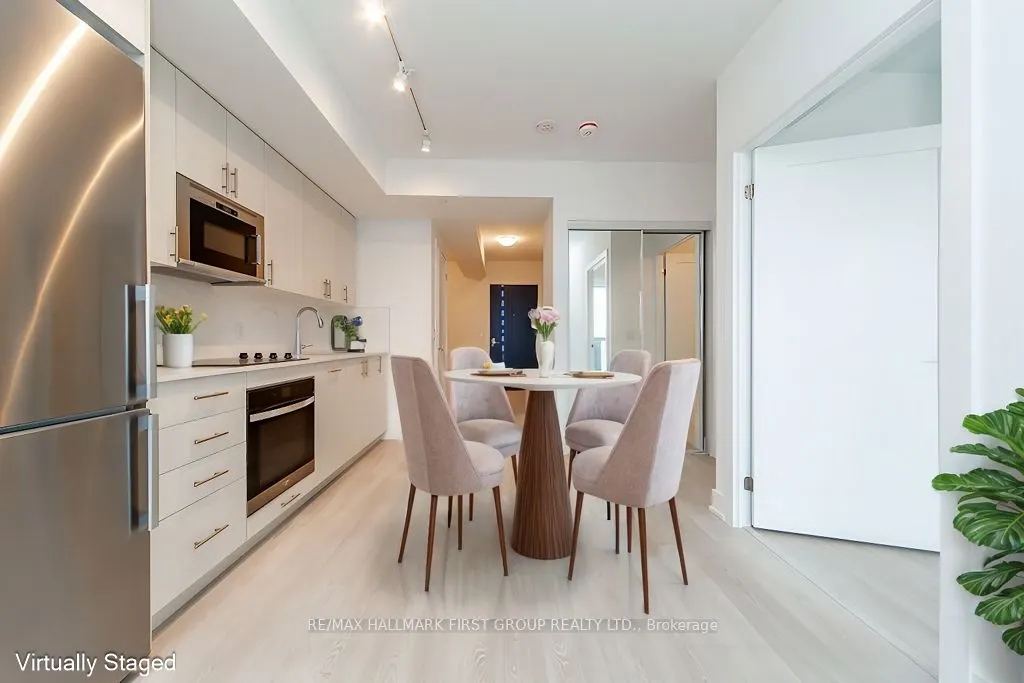 2545 Simcoe Street N, #2601