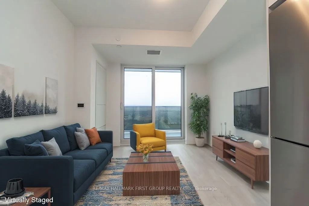 2545 Simcoe Street N, #2601