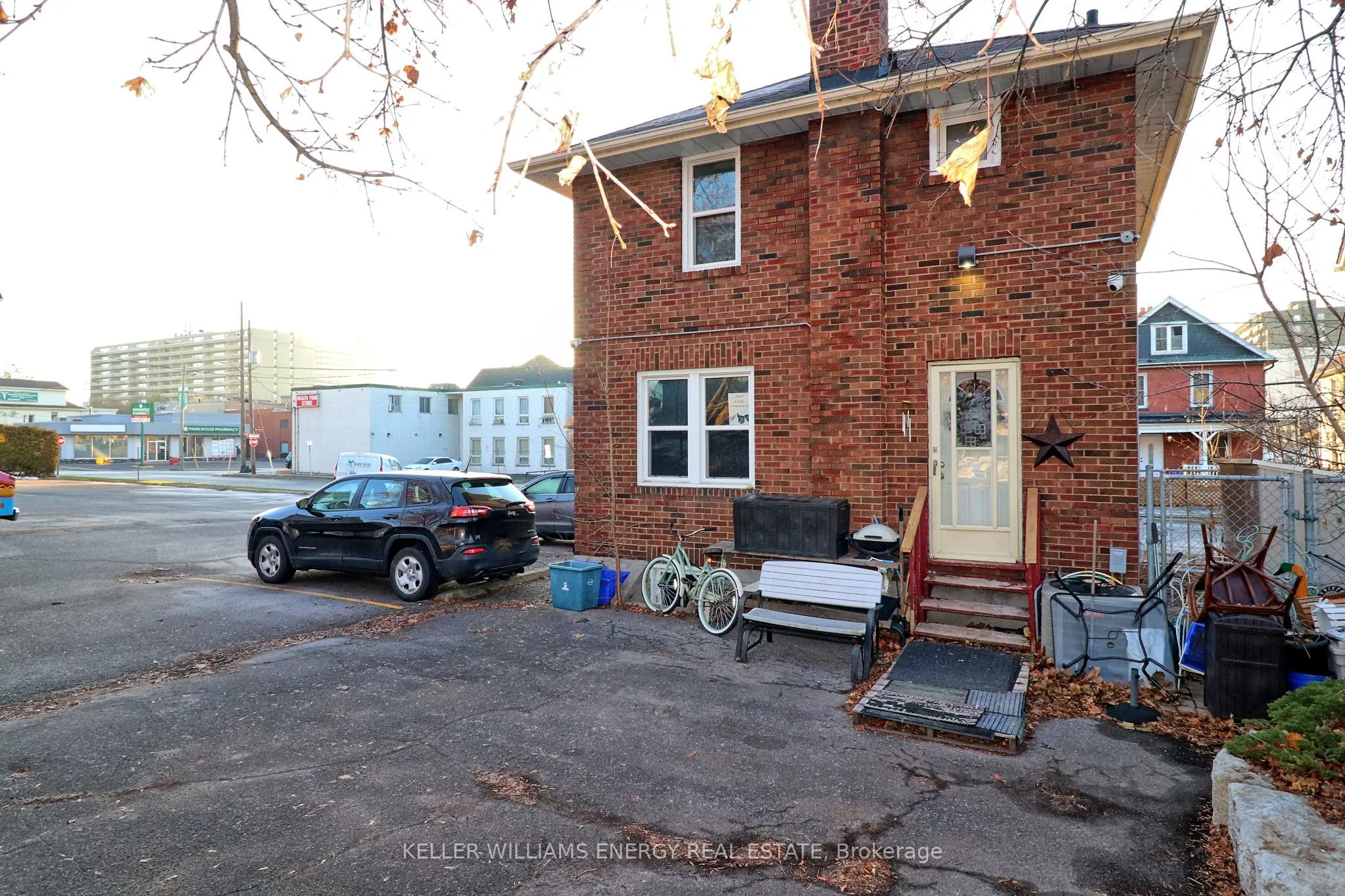 20 Colborne Street W, #1