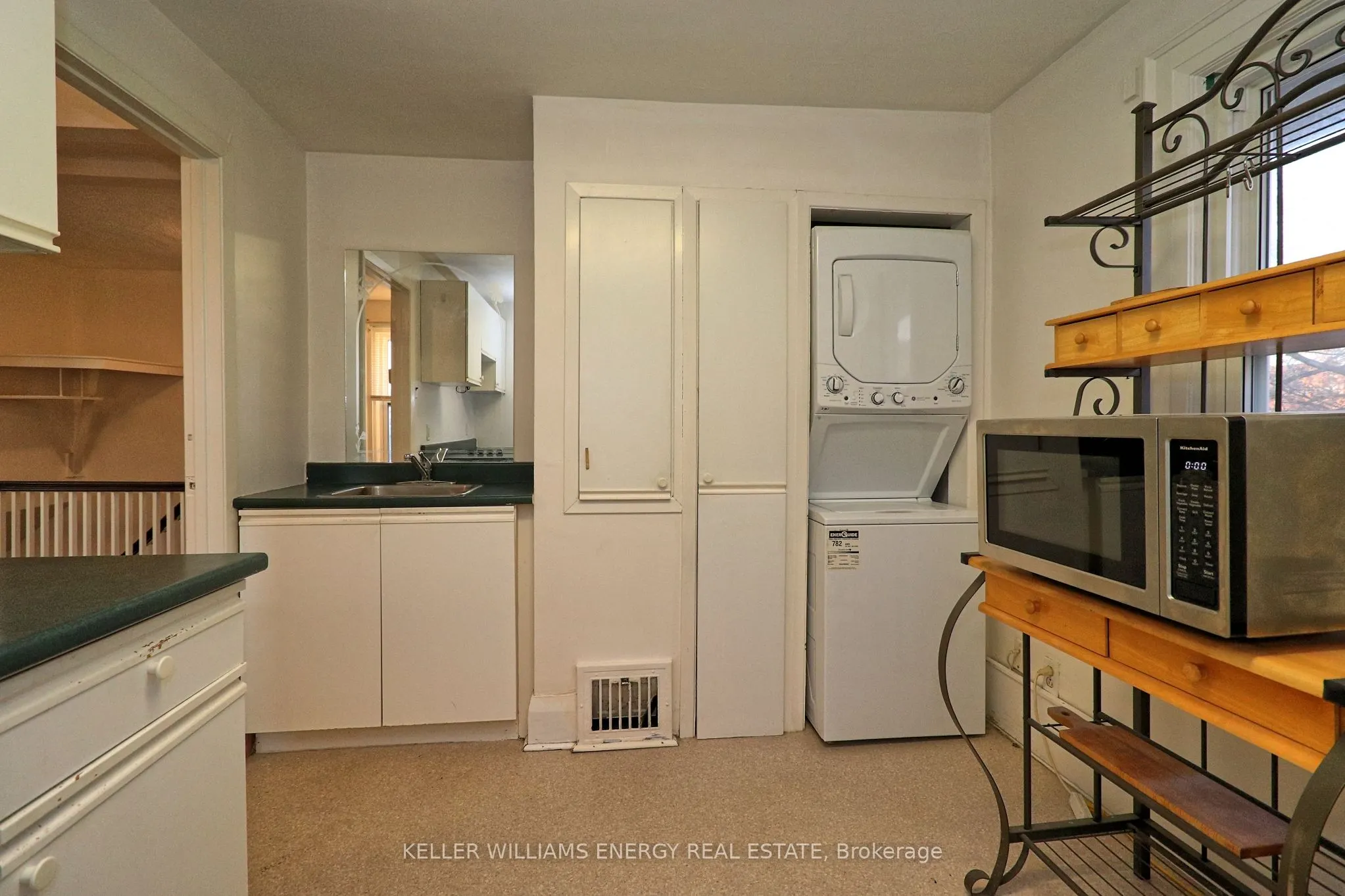 20 Colborne Street W, #1