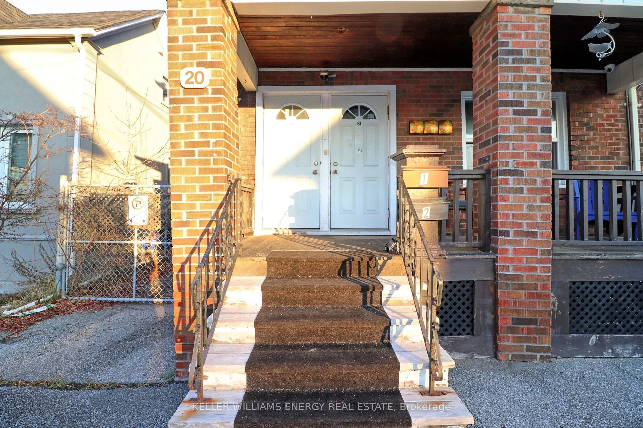 20 Colborne Street W, #1