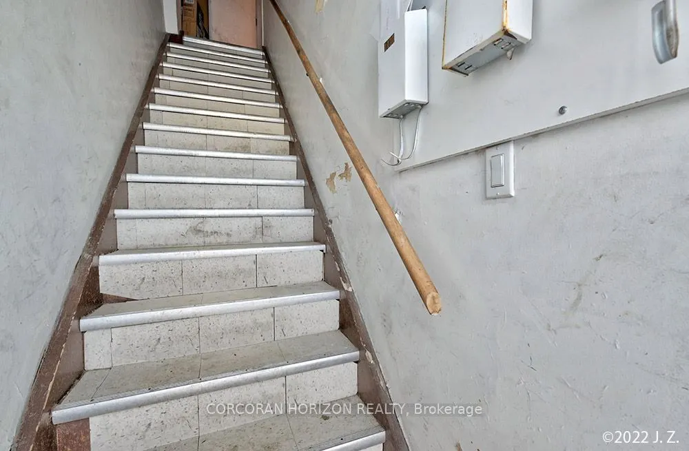 1020 Coxwell Avenue, #Upper