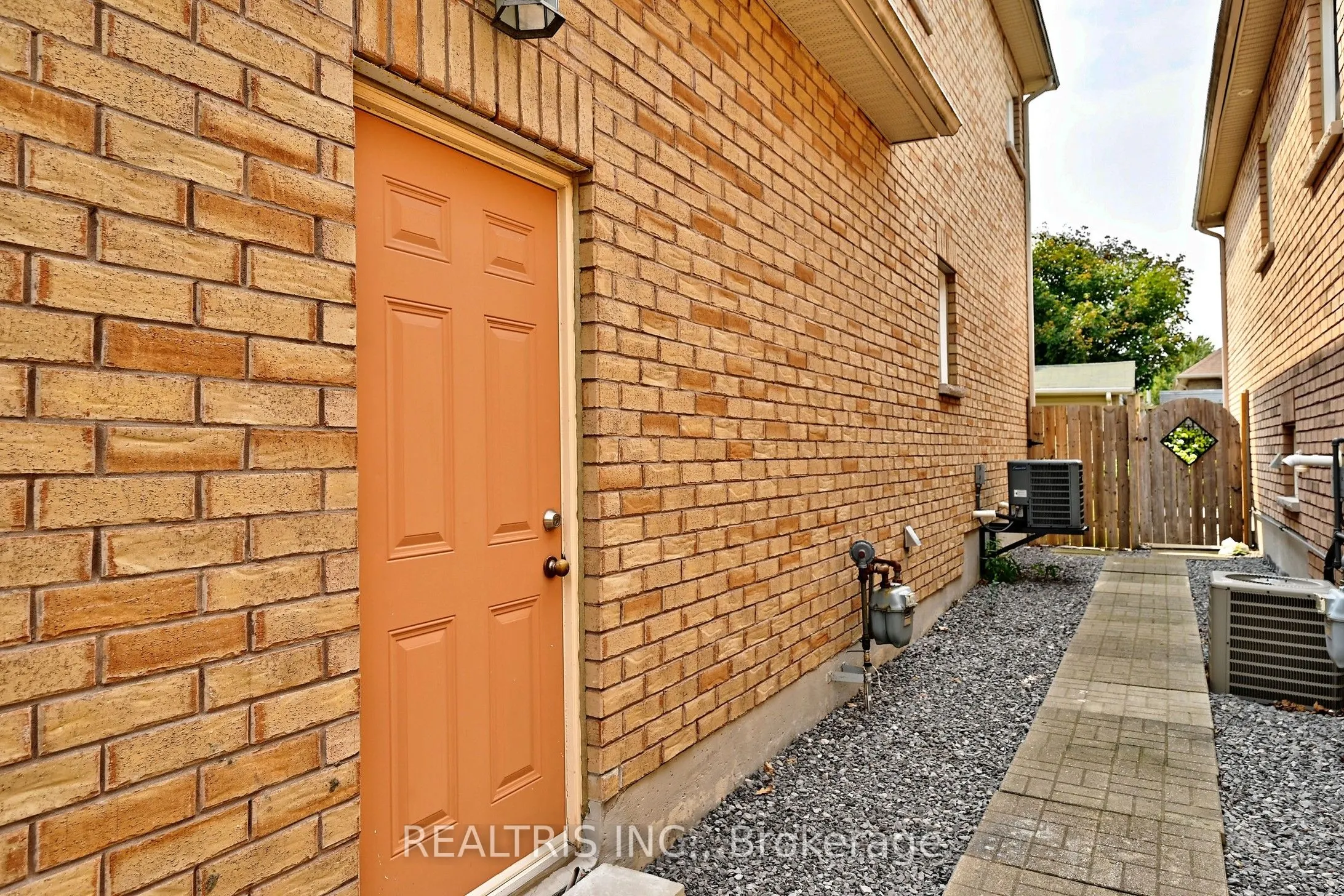 10B Hunt Street