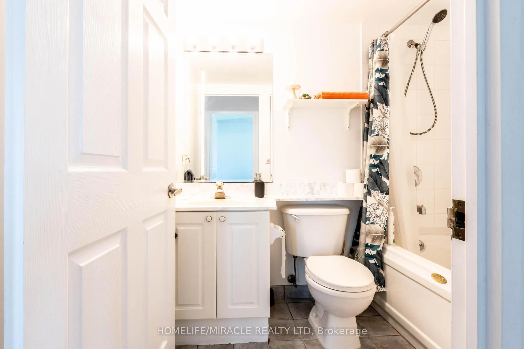 1 Lee Centre Drive, #1506