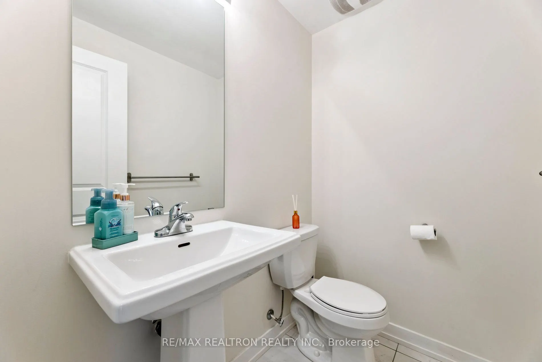 2550 Castlegate Crossing, #418