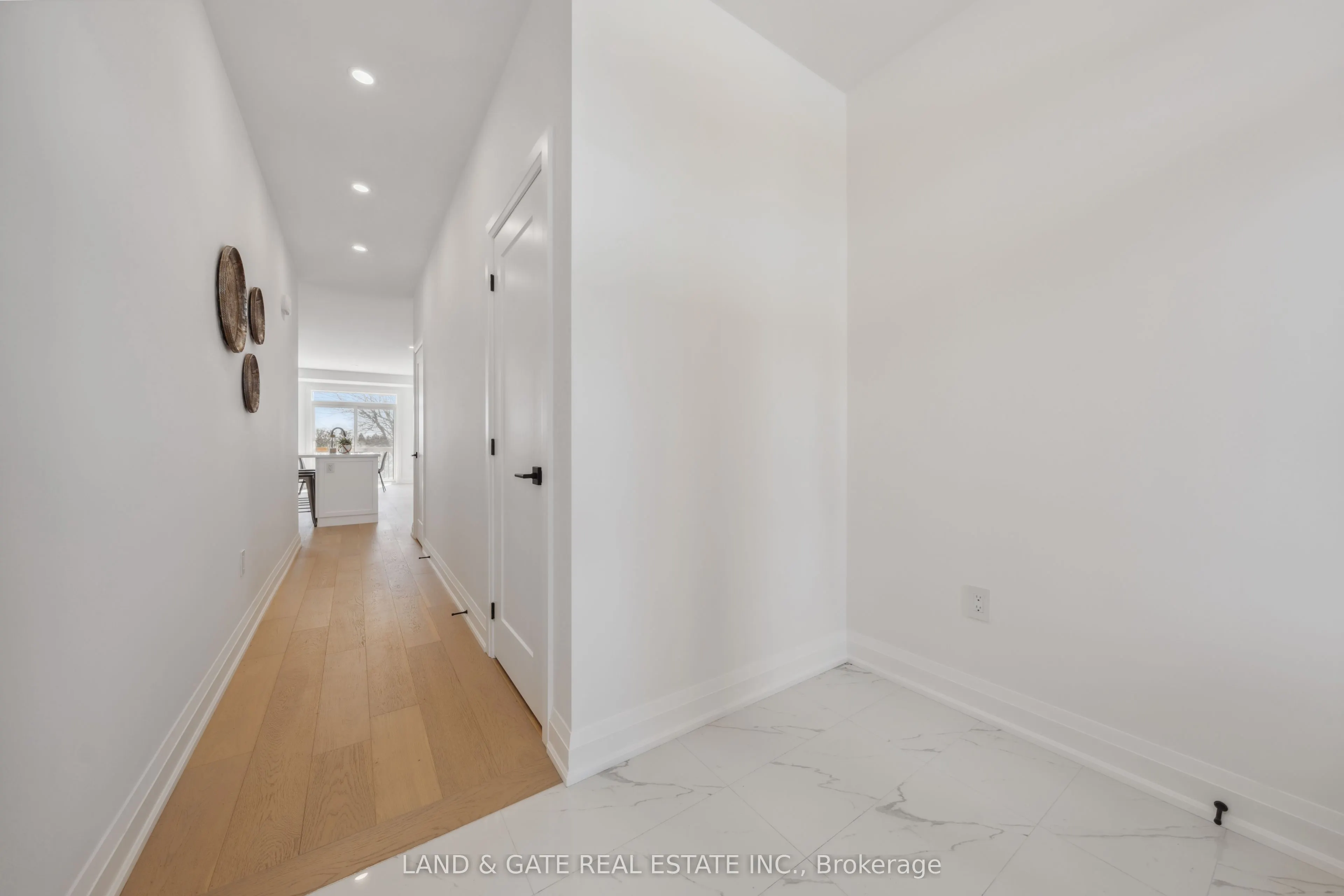 985 Queensdale Avenue