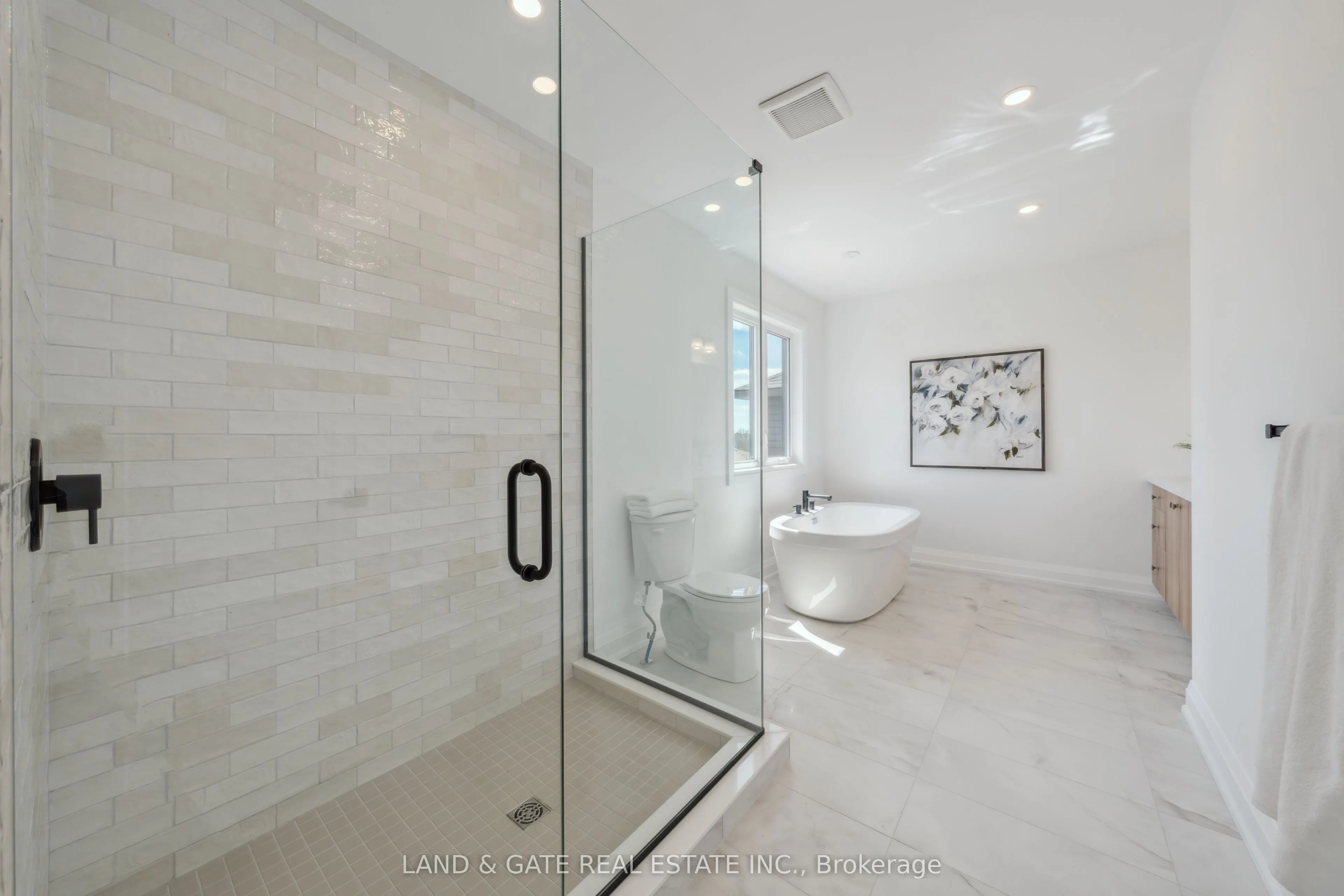 985 Queensdale Avenue