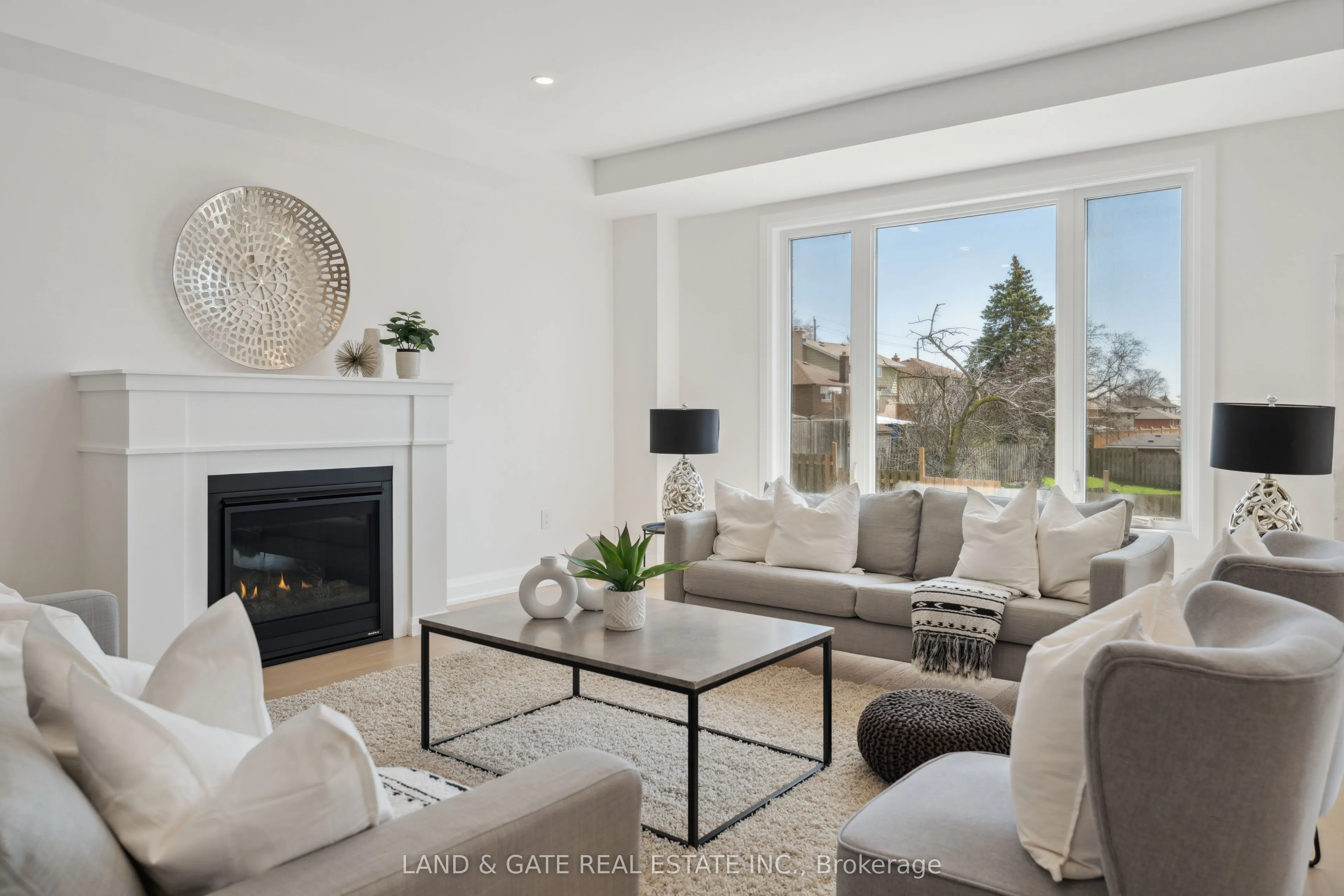 985 Queensdale Avenue