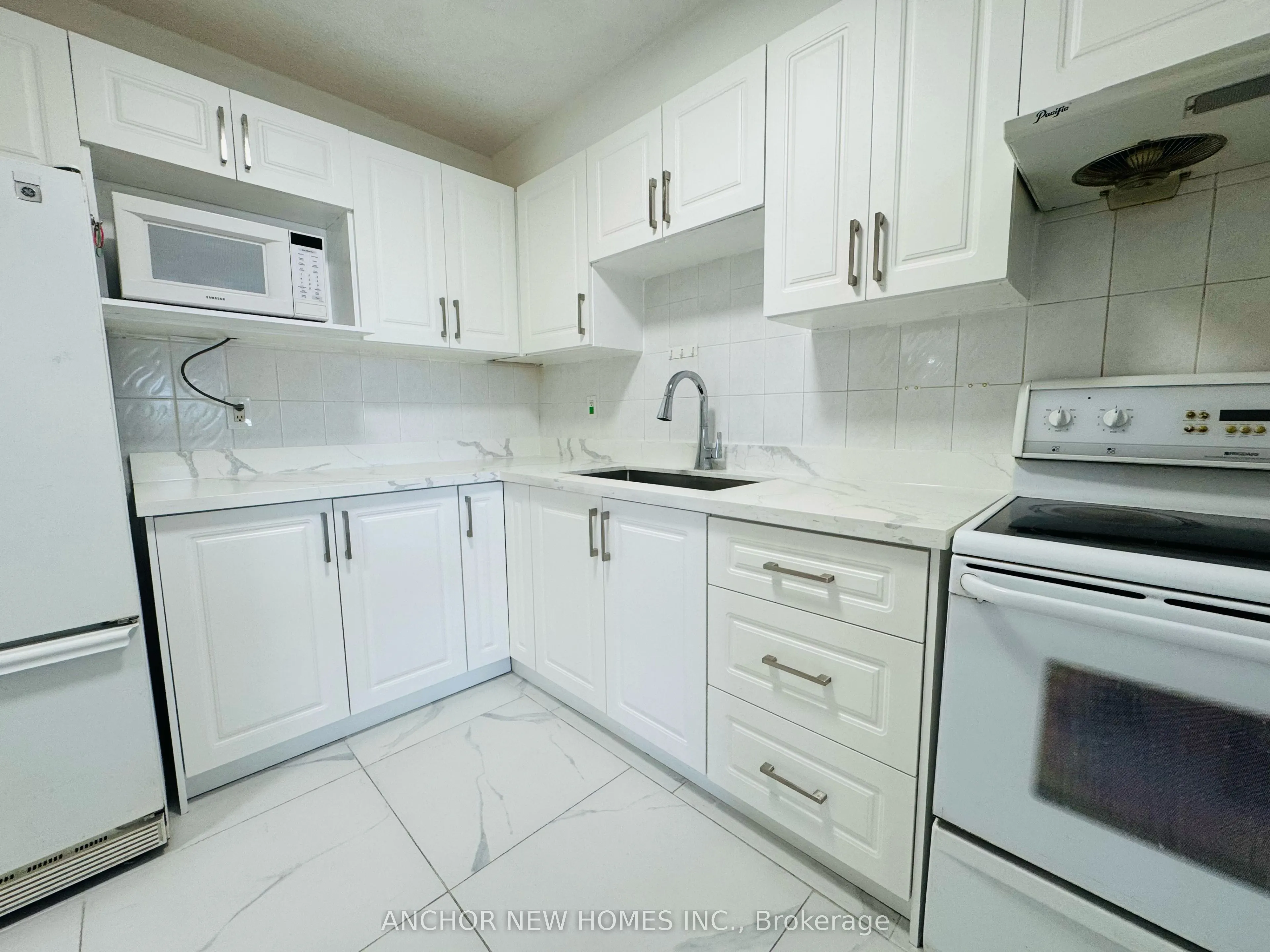4101 Sheppard Avenue E, #704