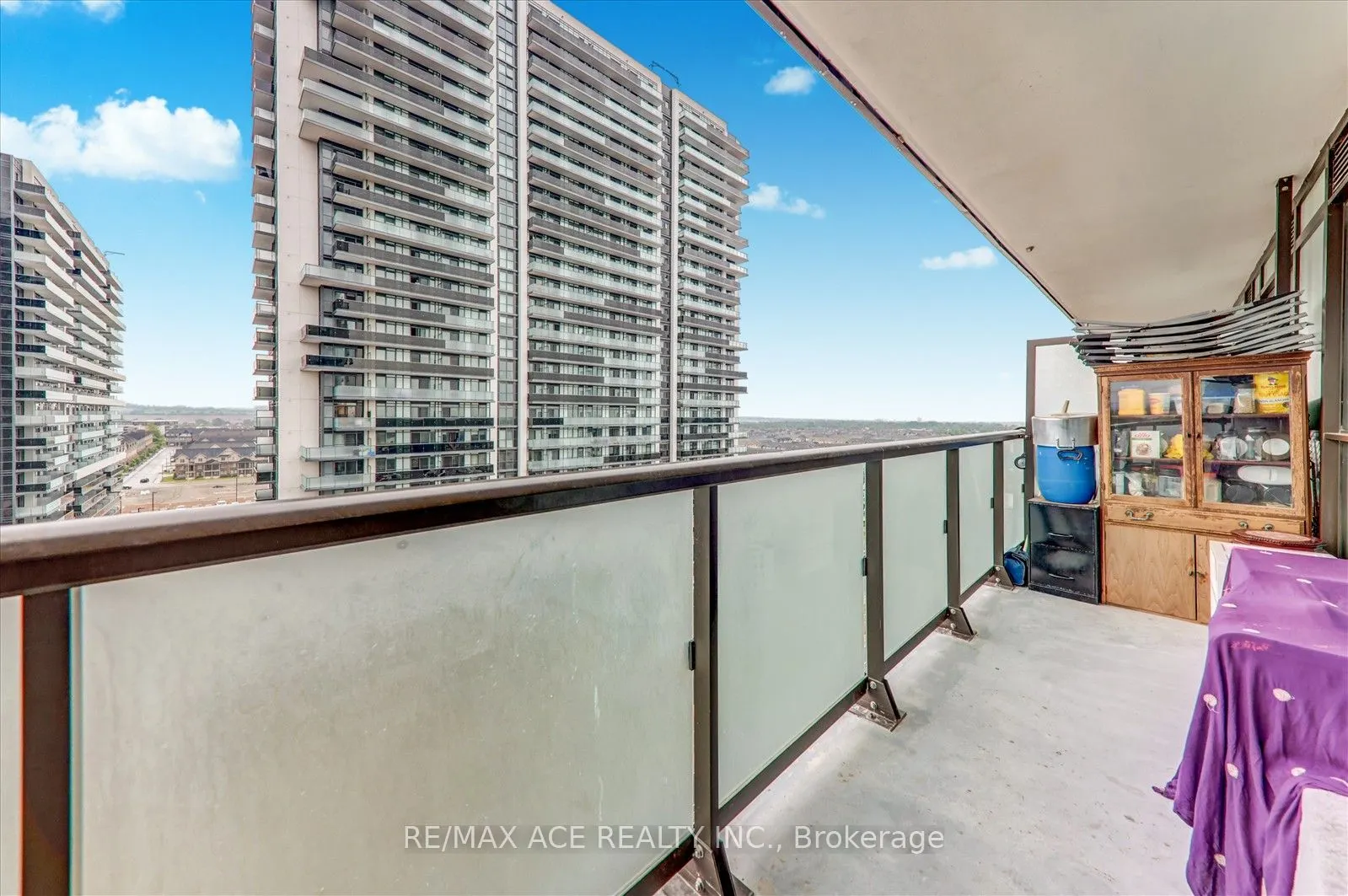 2550 Simcoe Street N, #914
