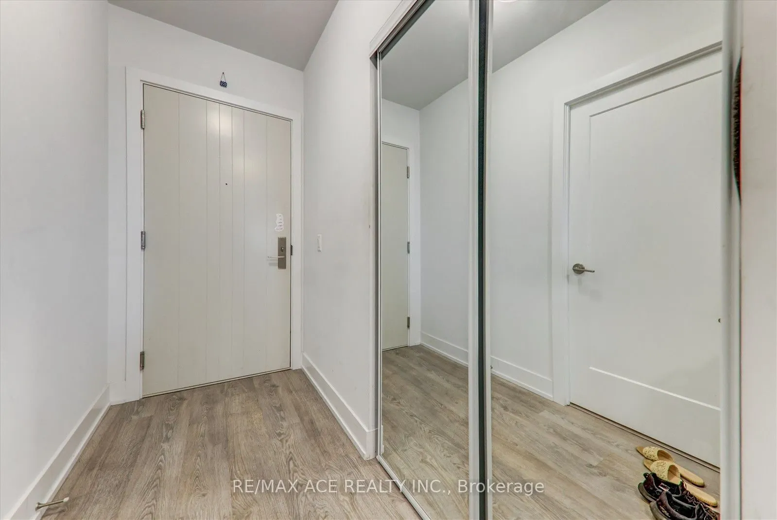 2550 Simcoe Street N, #914