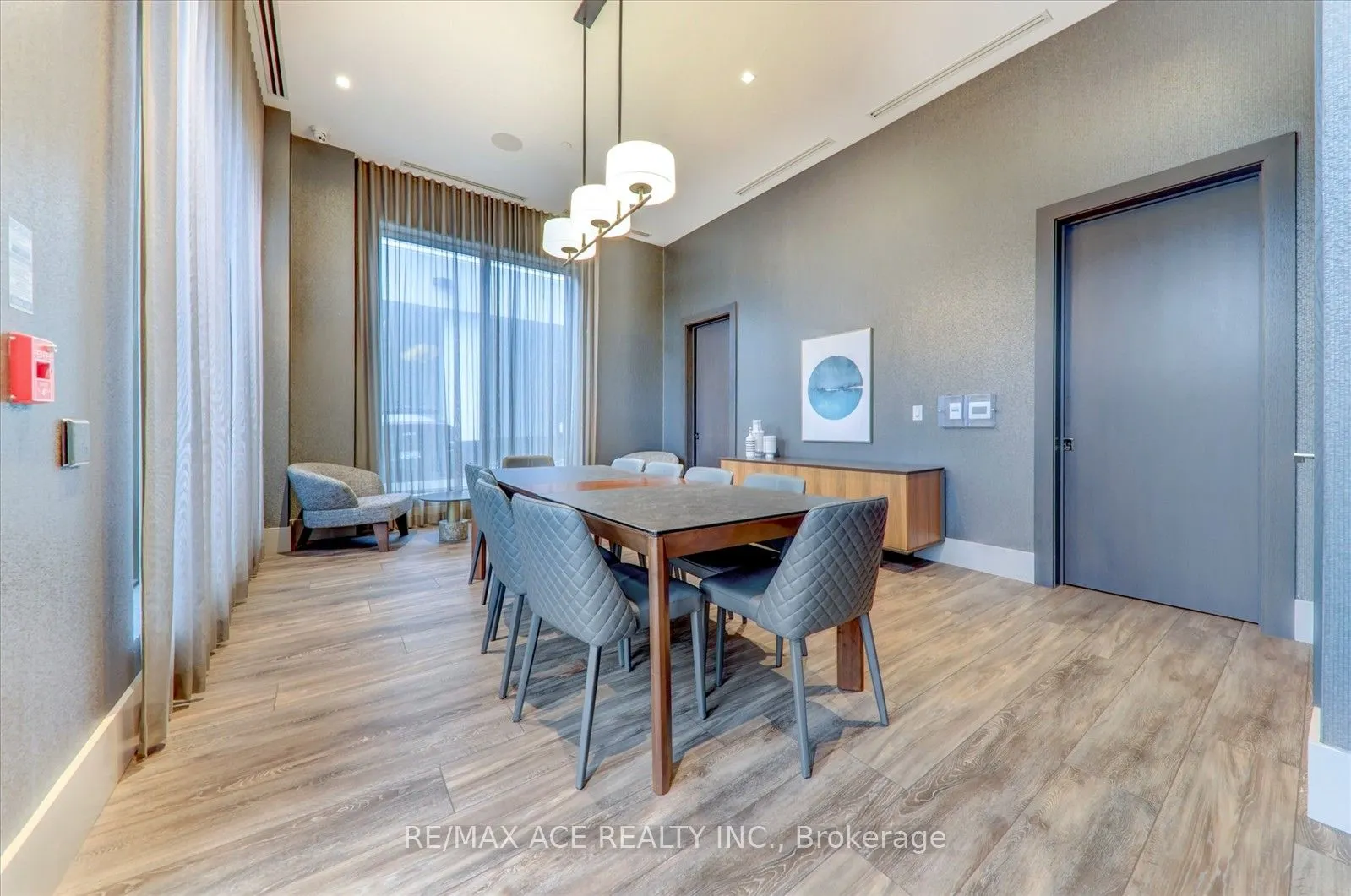 2550 Simcoe Street N, #914