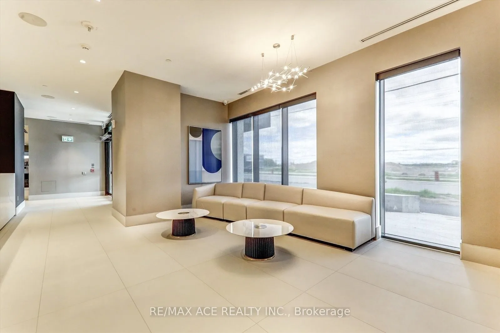 2550 Simcoe Street N, #914