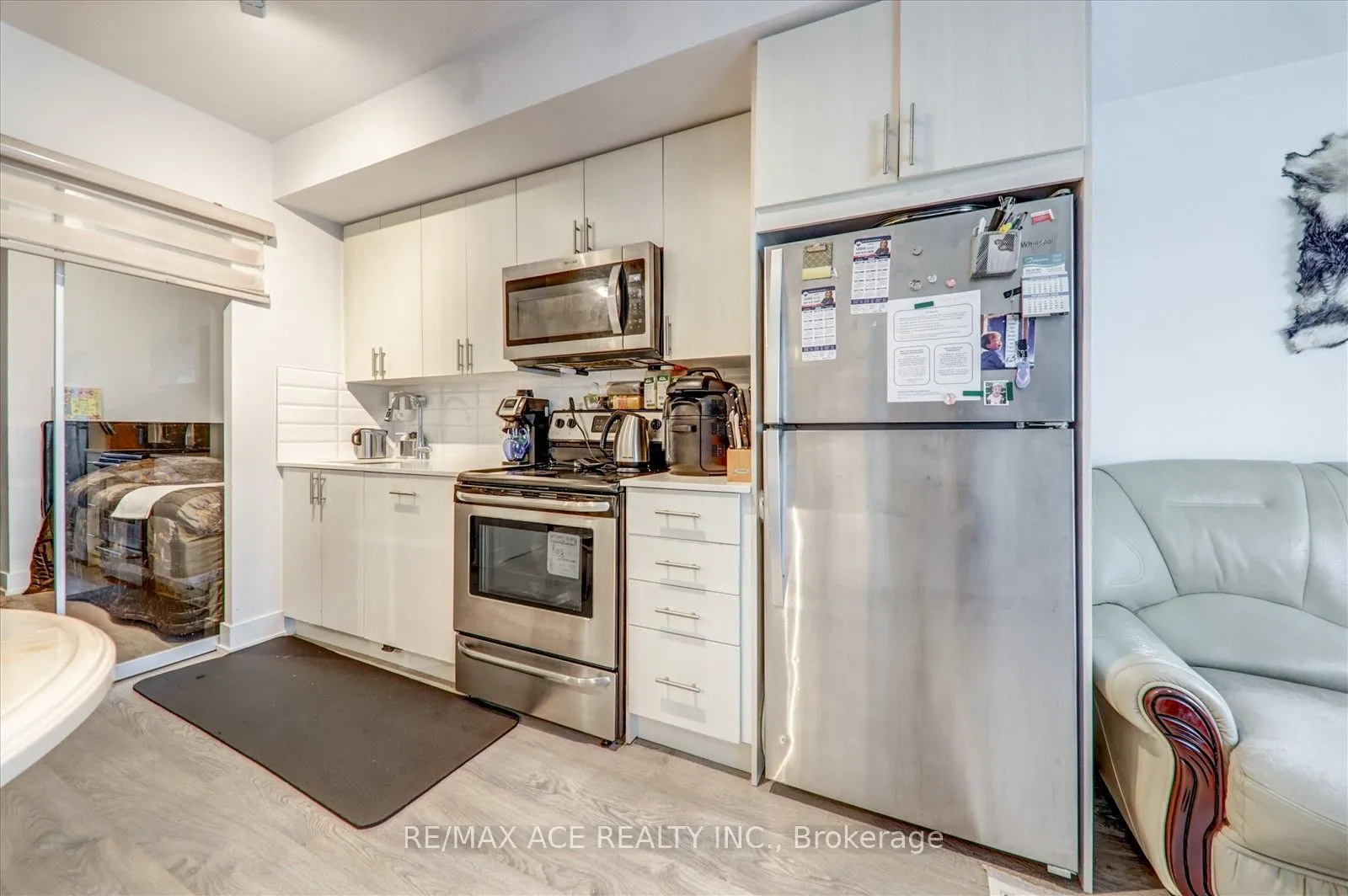 2550 Simcoe Street N, #914