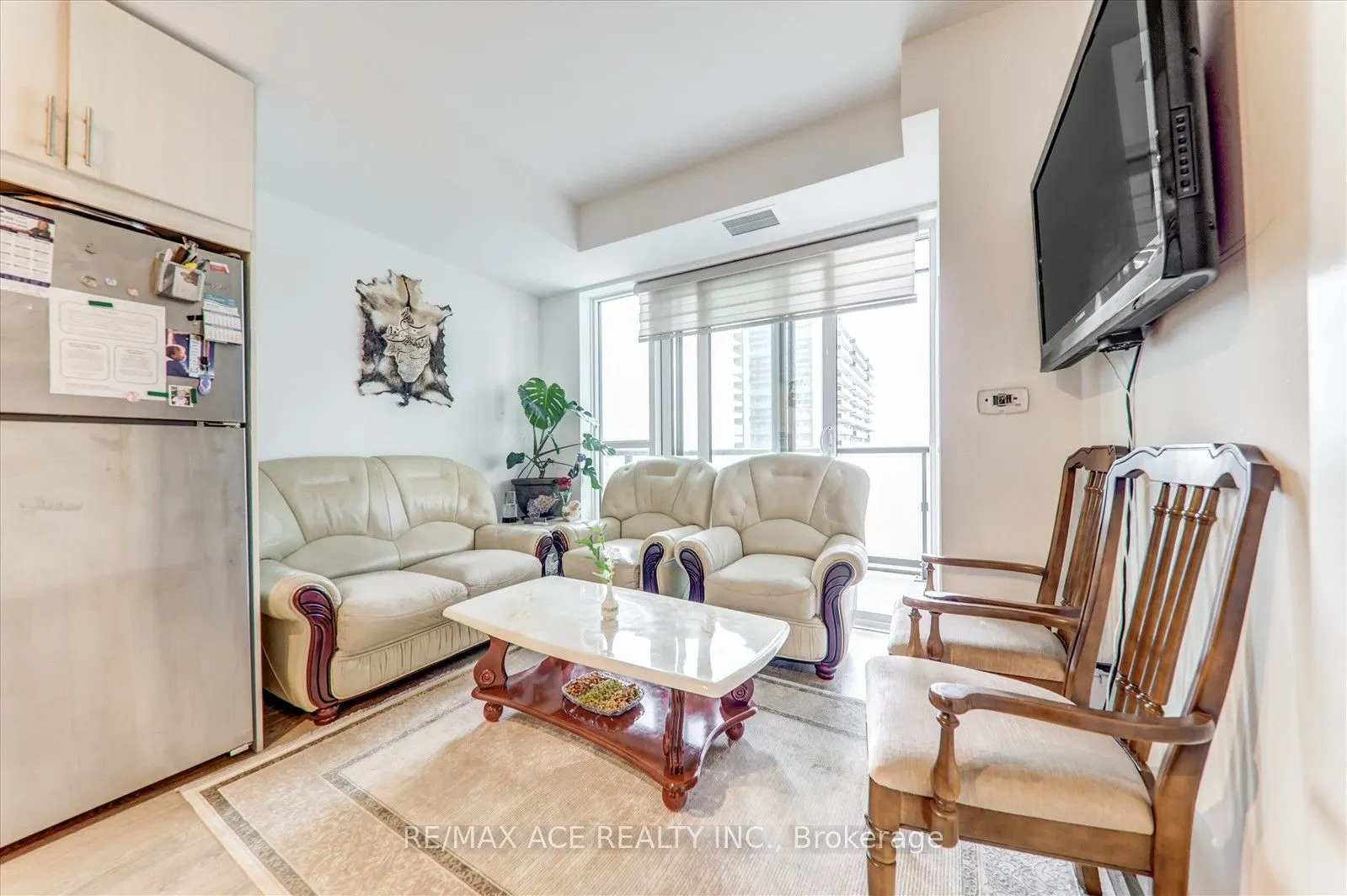 2550 Simcoe Street N, #914