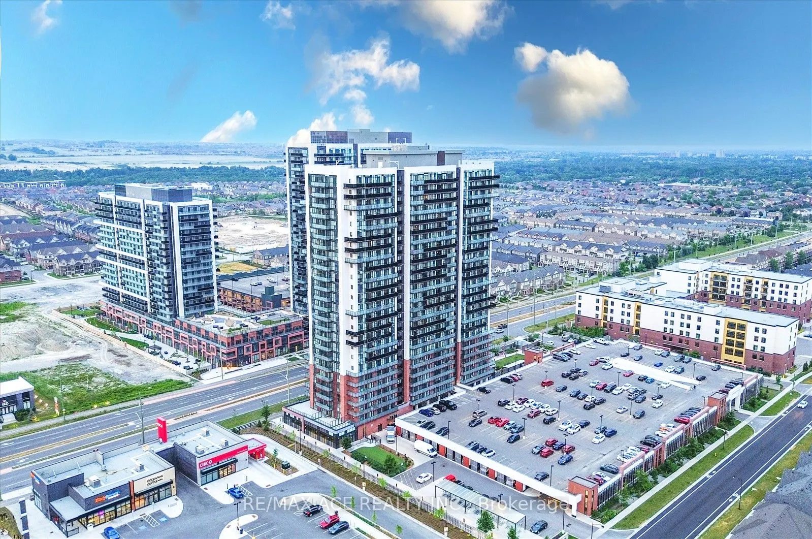 2550 Simcoe Street N, #914