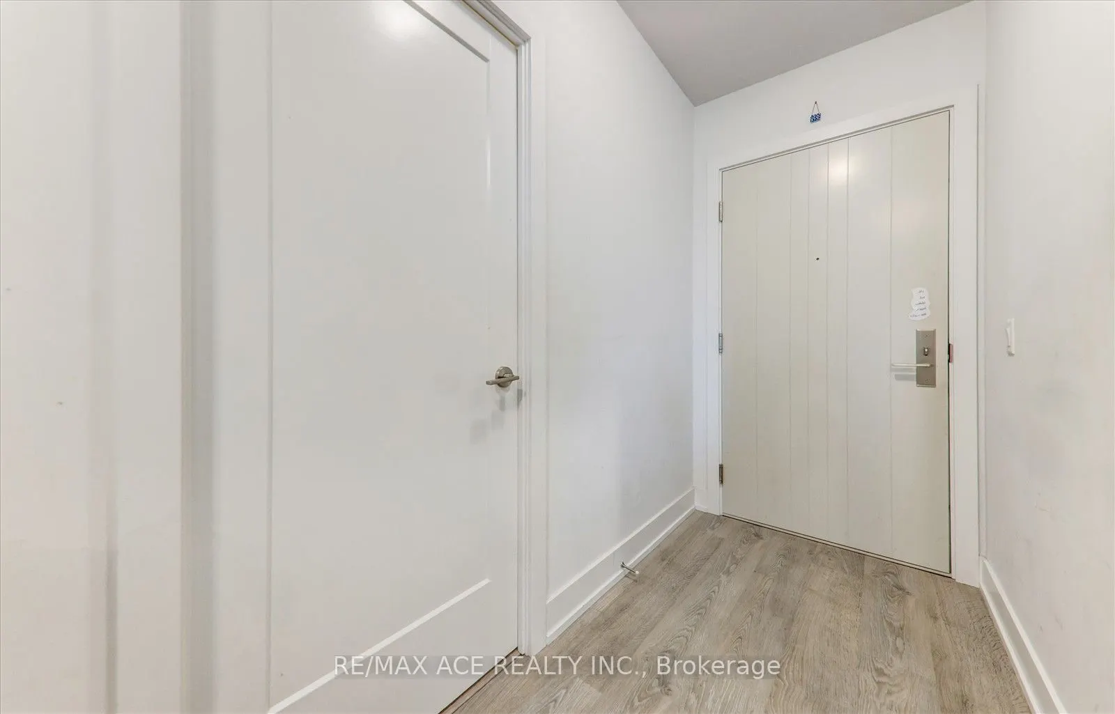 2550 Simcoe Street N, #914