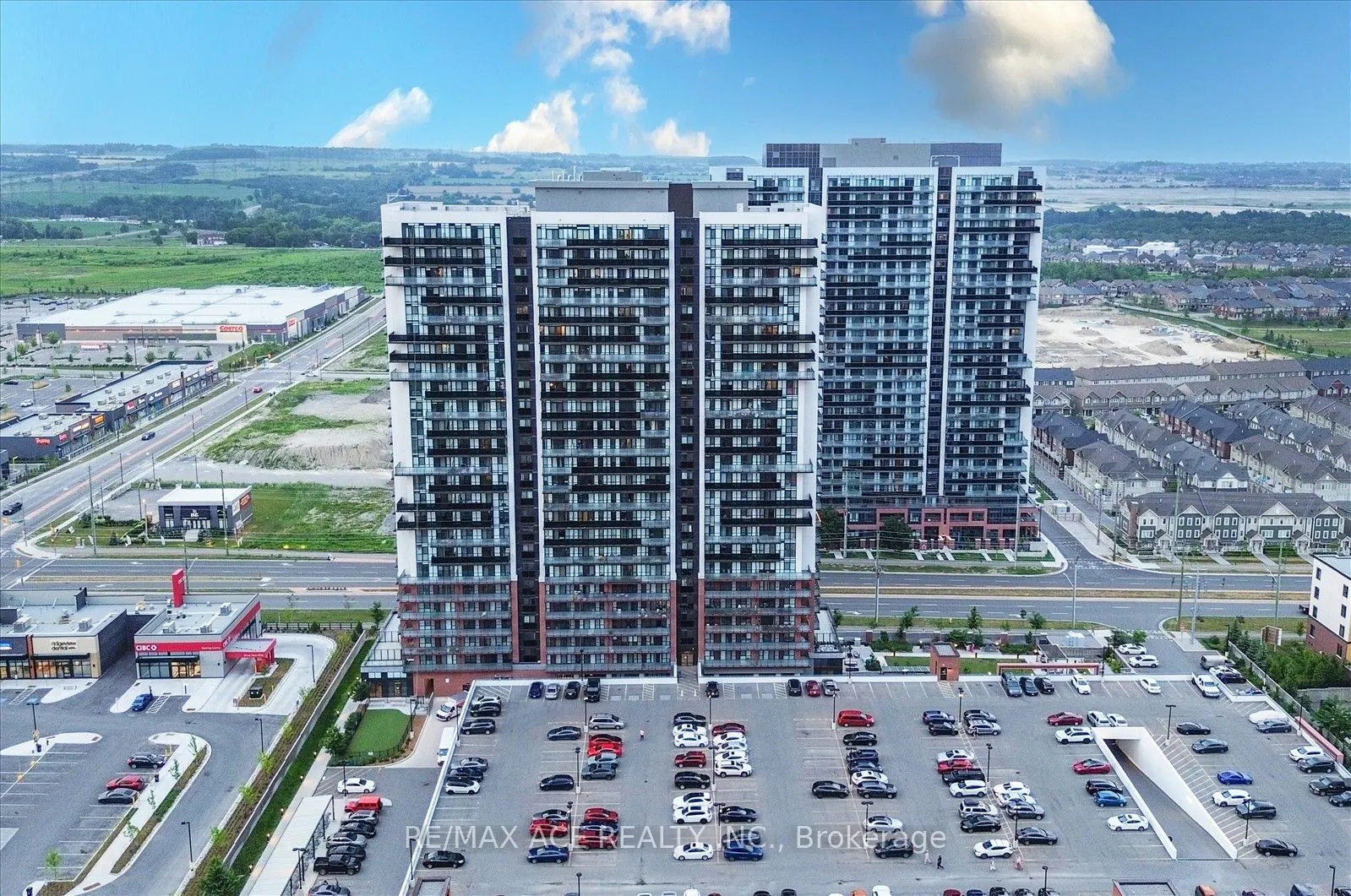 2550 Simcoe Street N, #914