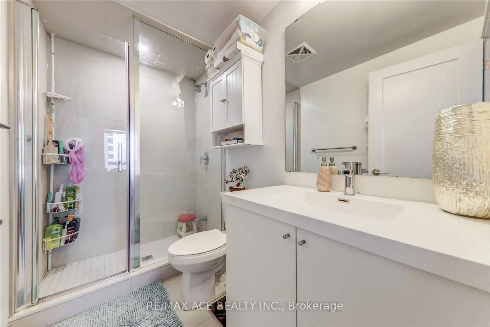 2550 Simcoe Street N, #914