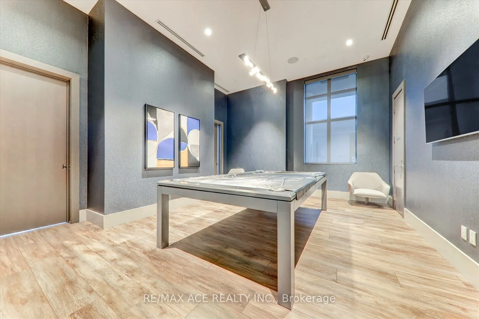2550 Simcoe Street N, #914