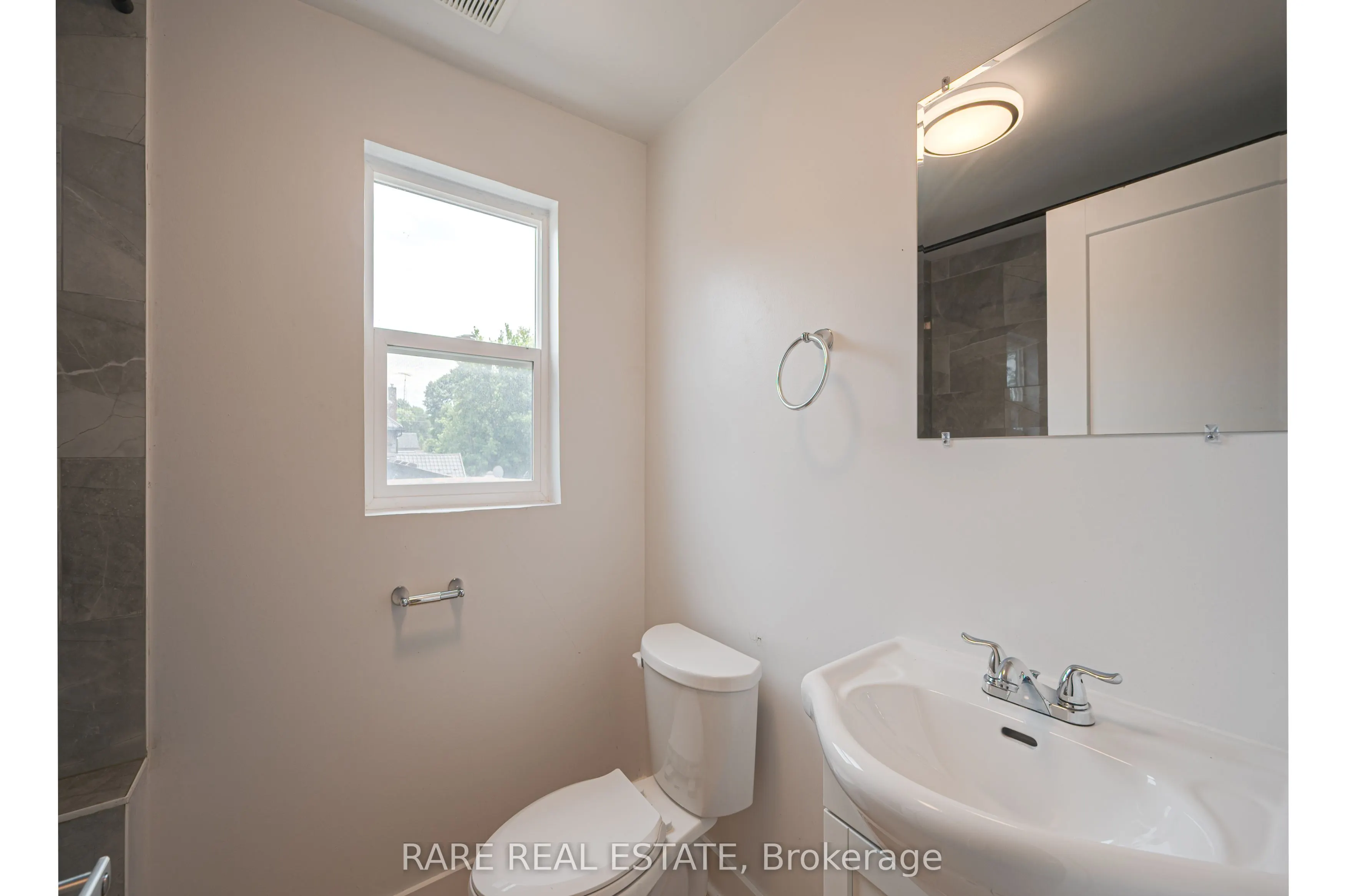 210 Albert Street, #2