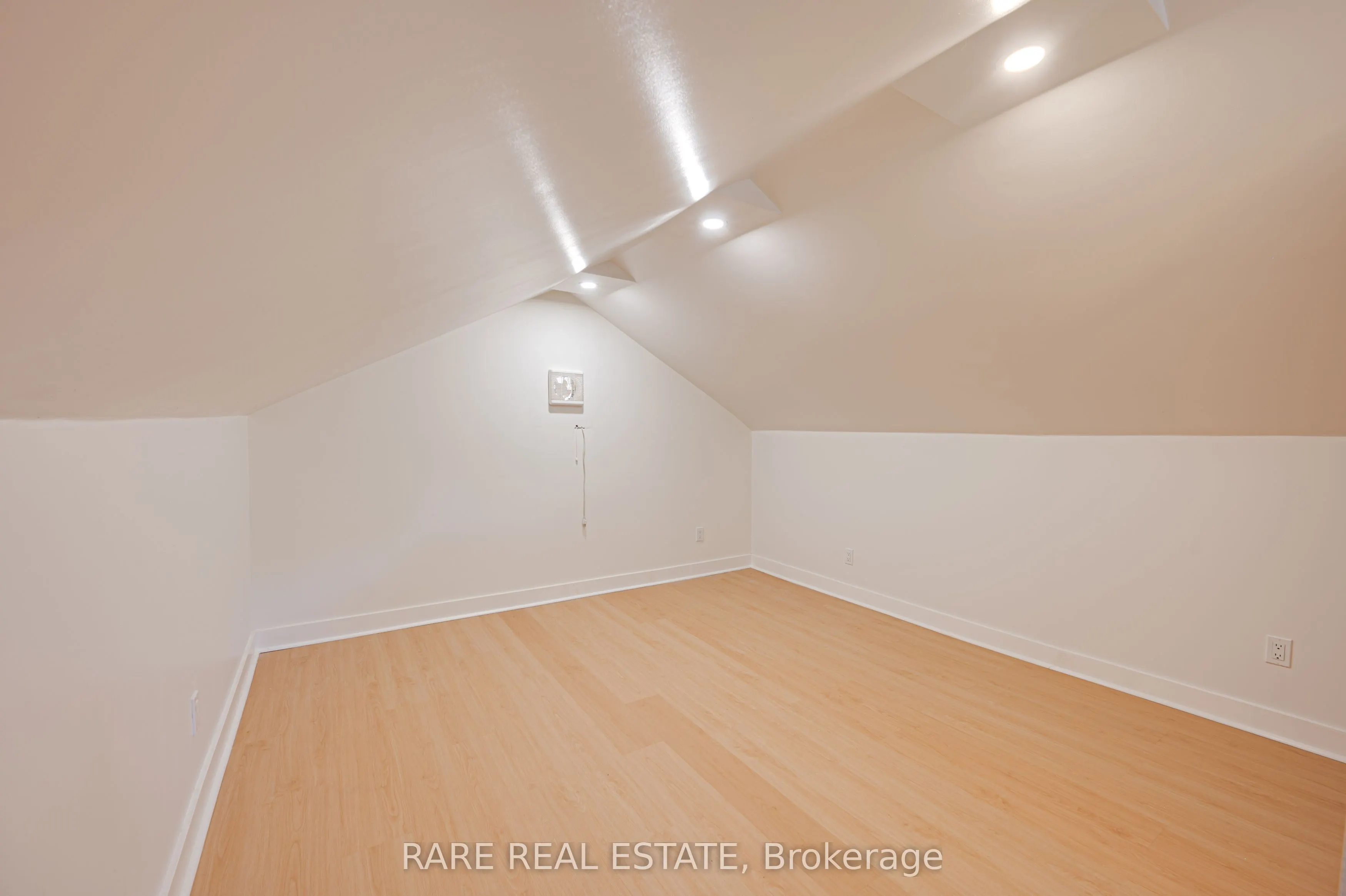 210 Albert Street, #2